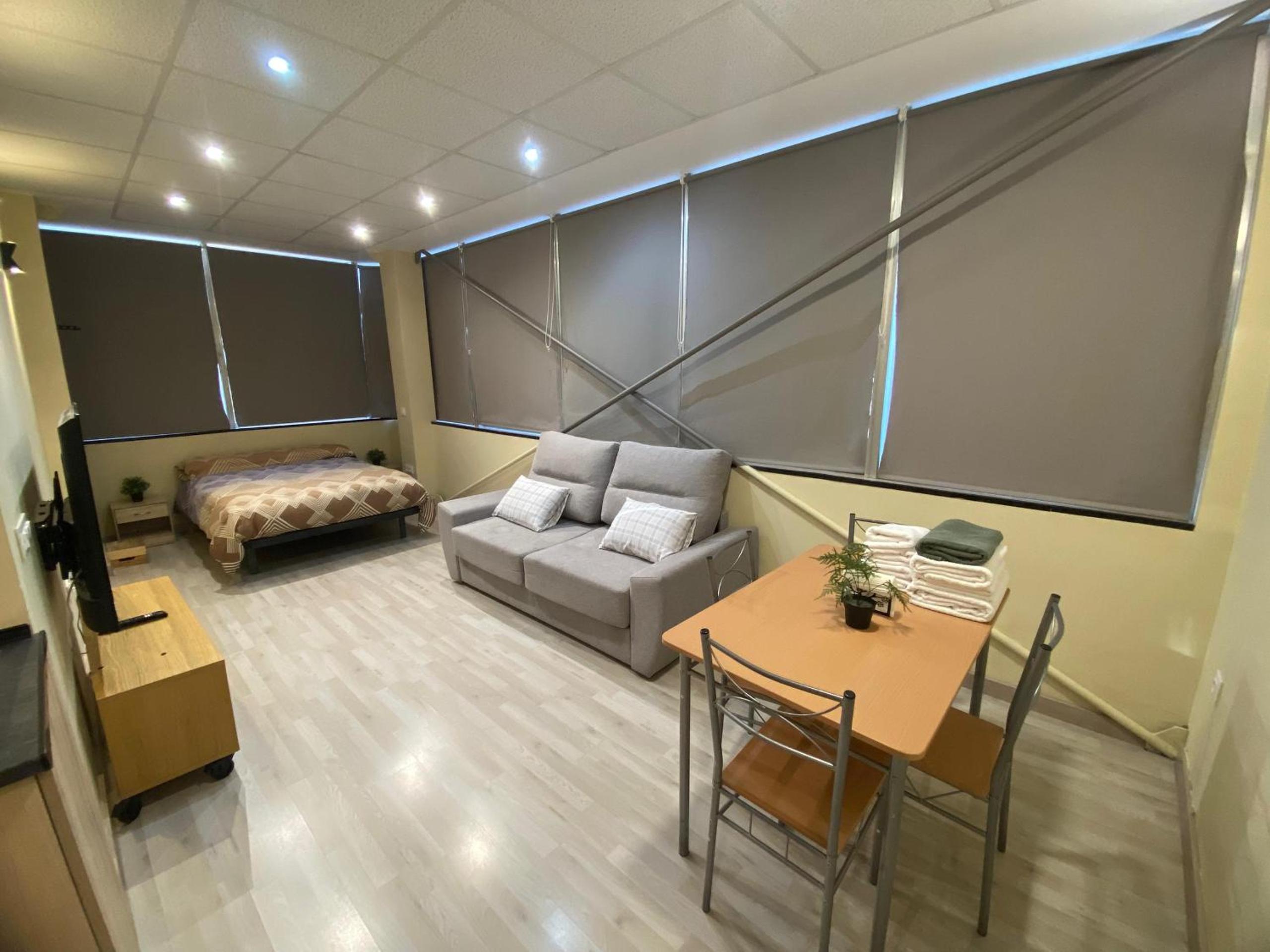 Estudios 85 - Cerca de Madrid, Toledo y Parque Warner
