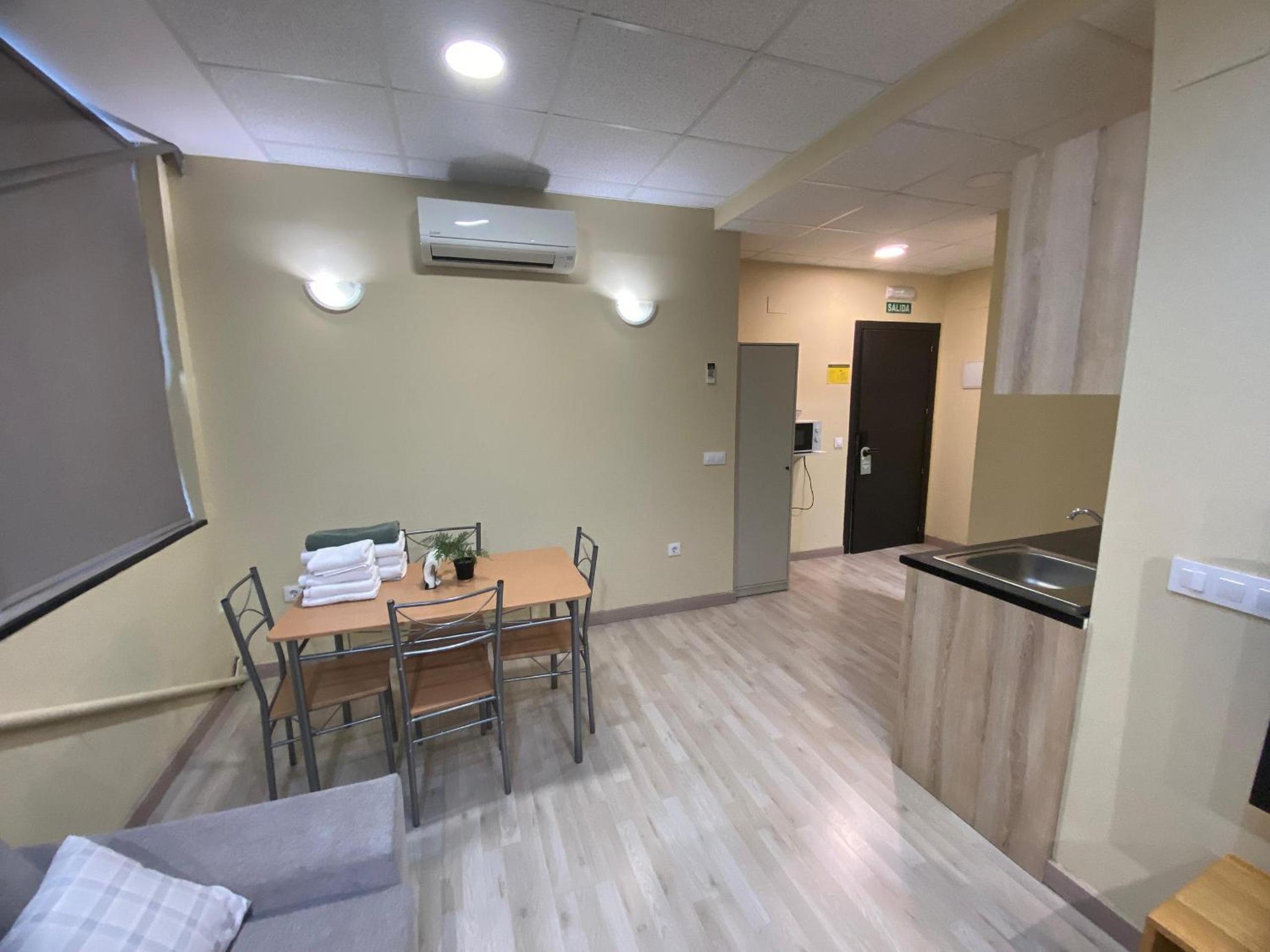 Estudios 85 - Cerca de Madrid, Toledo y Parque Warner