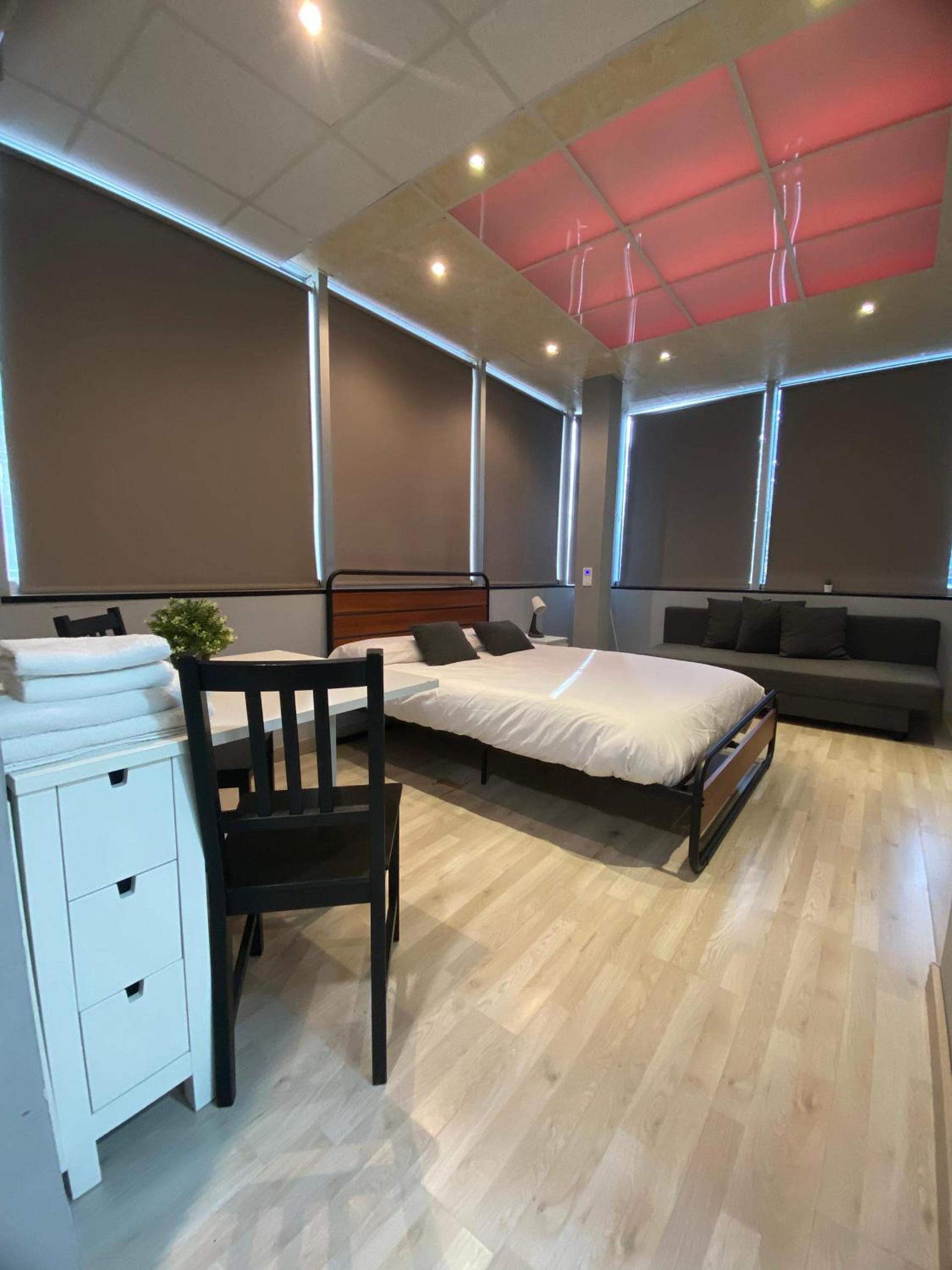 Estudios 85 - Cerca de Madrid, Toledo y Parque Warner