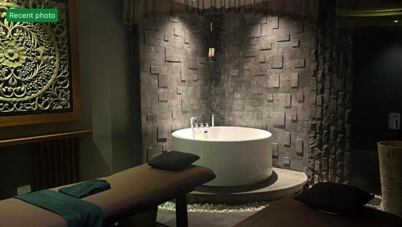 Private Apartment Wyndham Panbil with Gym & Pool