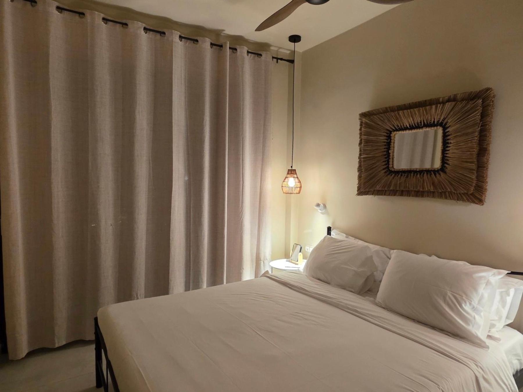 Romantic Pool Suite with Sea View Rastoni