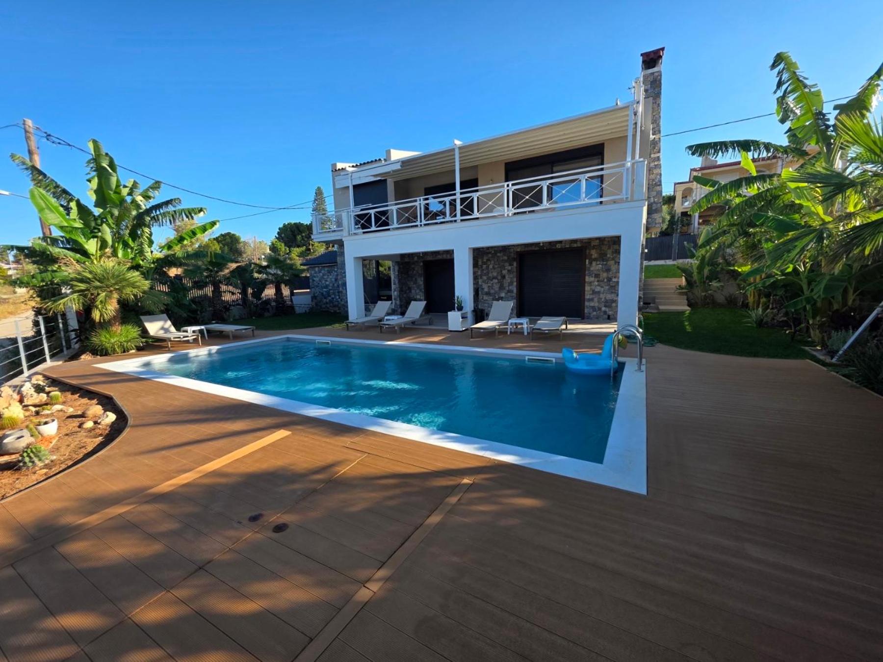 Romantic Pool Suite with Sea View Rastoni