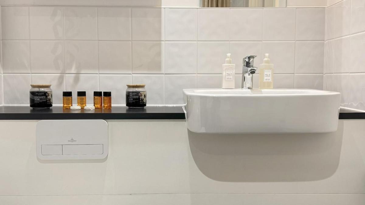 Stylish Chelsea 2BR - at BatterseaPS Shopping Mall, Family Friendly