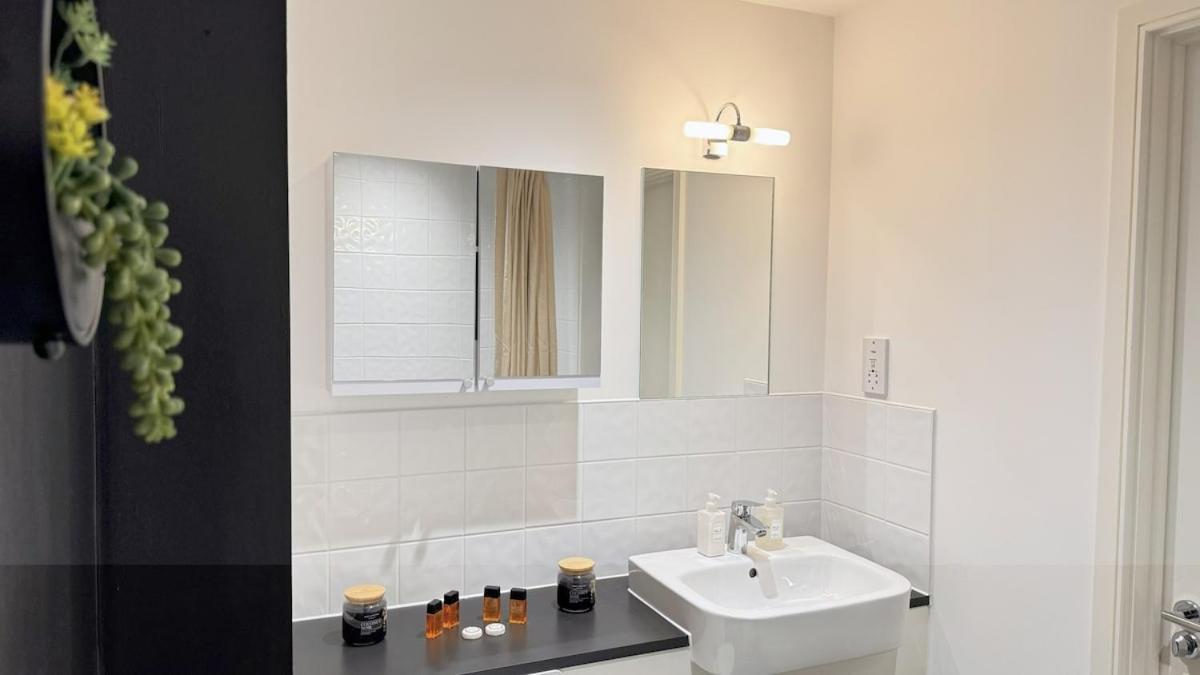 Stylish Chelsea 2BR - at BatterseaPS Shopping Mall, Family Friendly