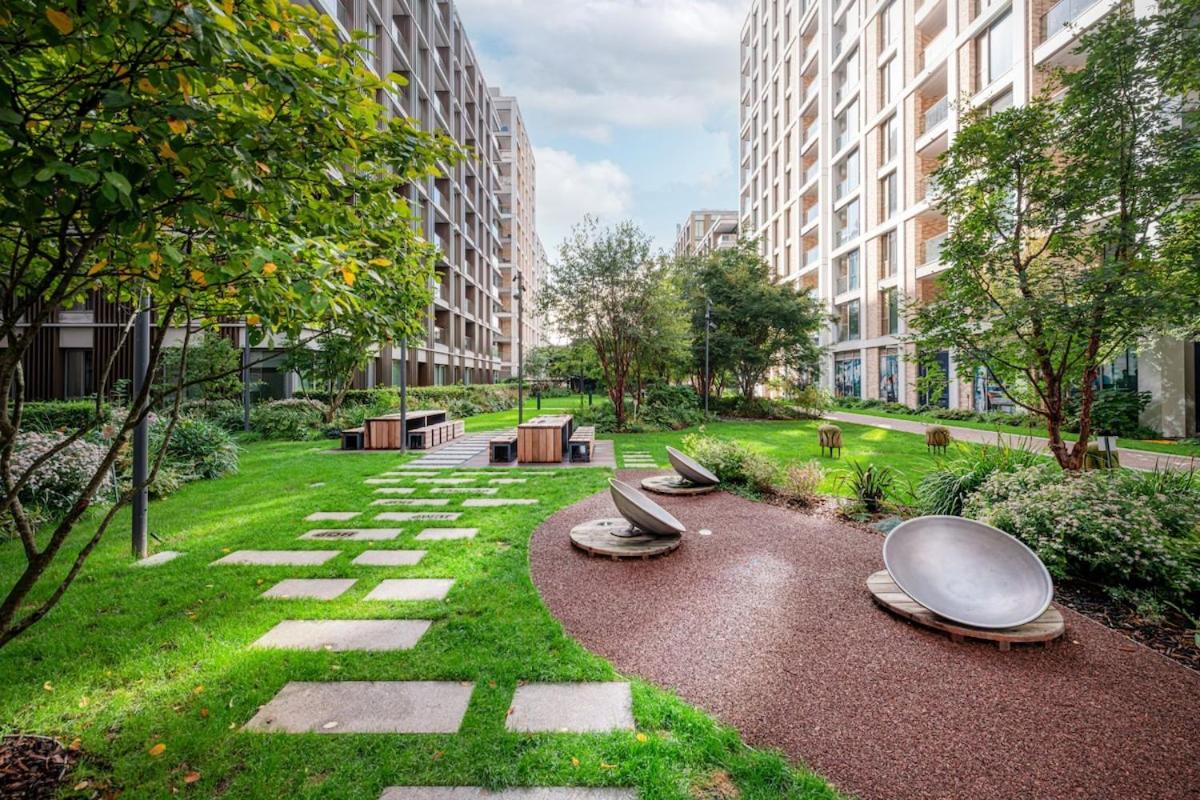 Stylish Chelsea 2BR - at BatterseaPS Shopping Mall, Family Friendly