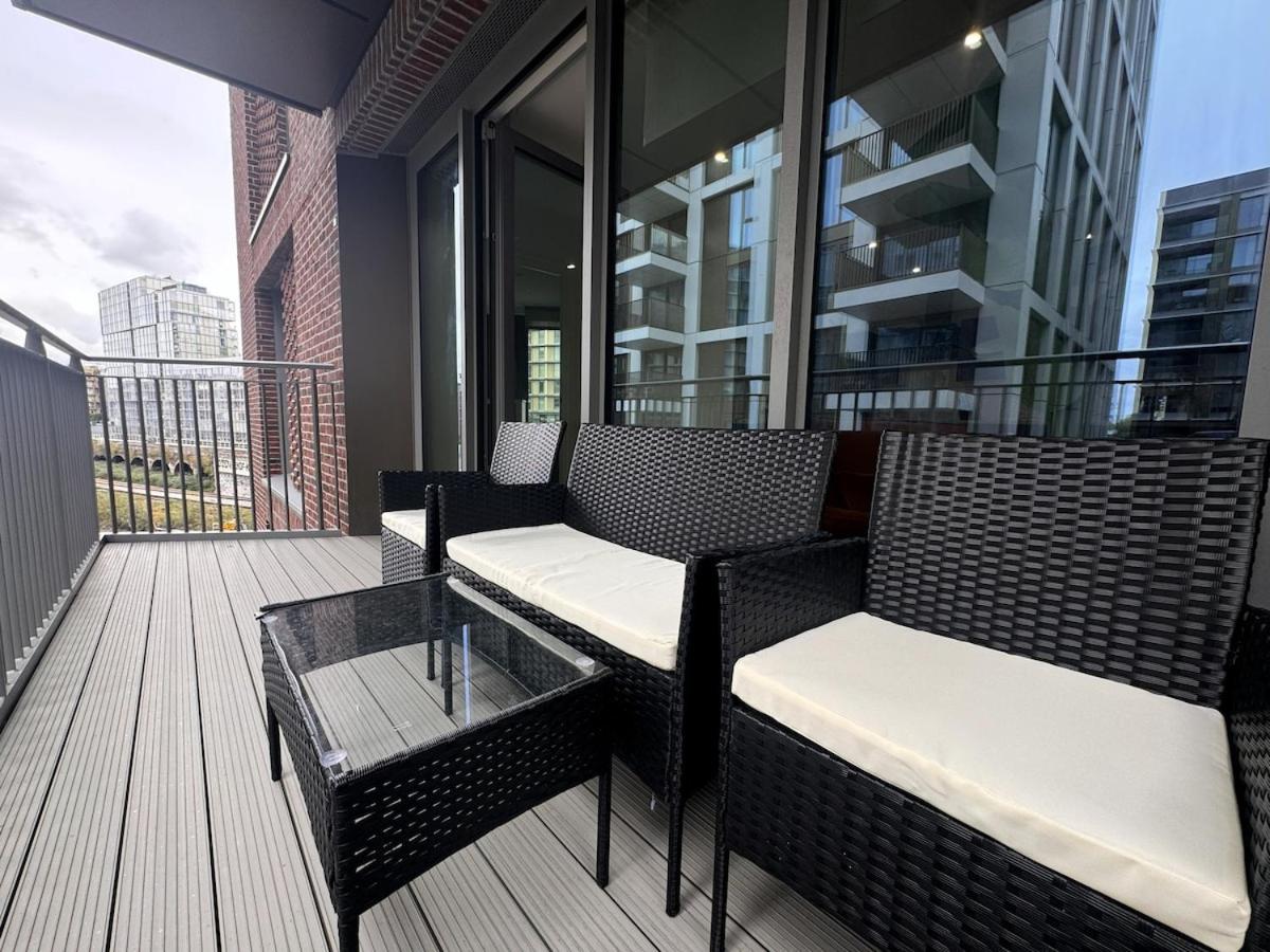 Stylish Chelsea 2BR - at BatterseaPS Shopping Mall, Family Friendly