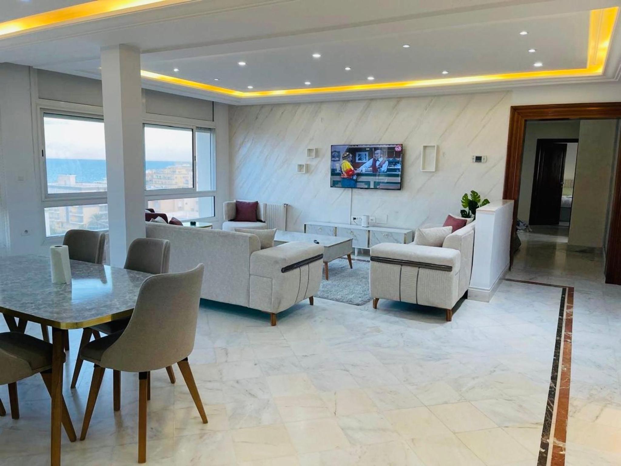 Luxury Stay with Panoramic Sea Views, Tourist zone