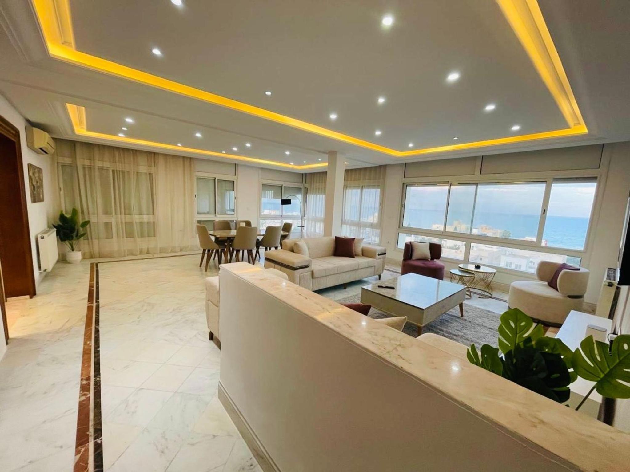 Luxury Stay with Panoramic Sea Views, Tourist zone