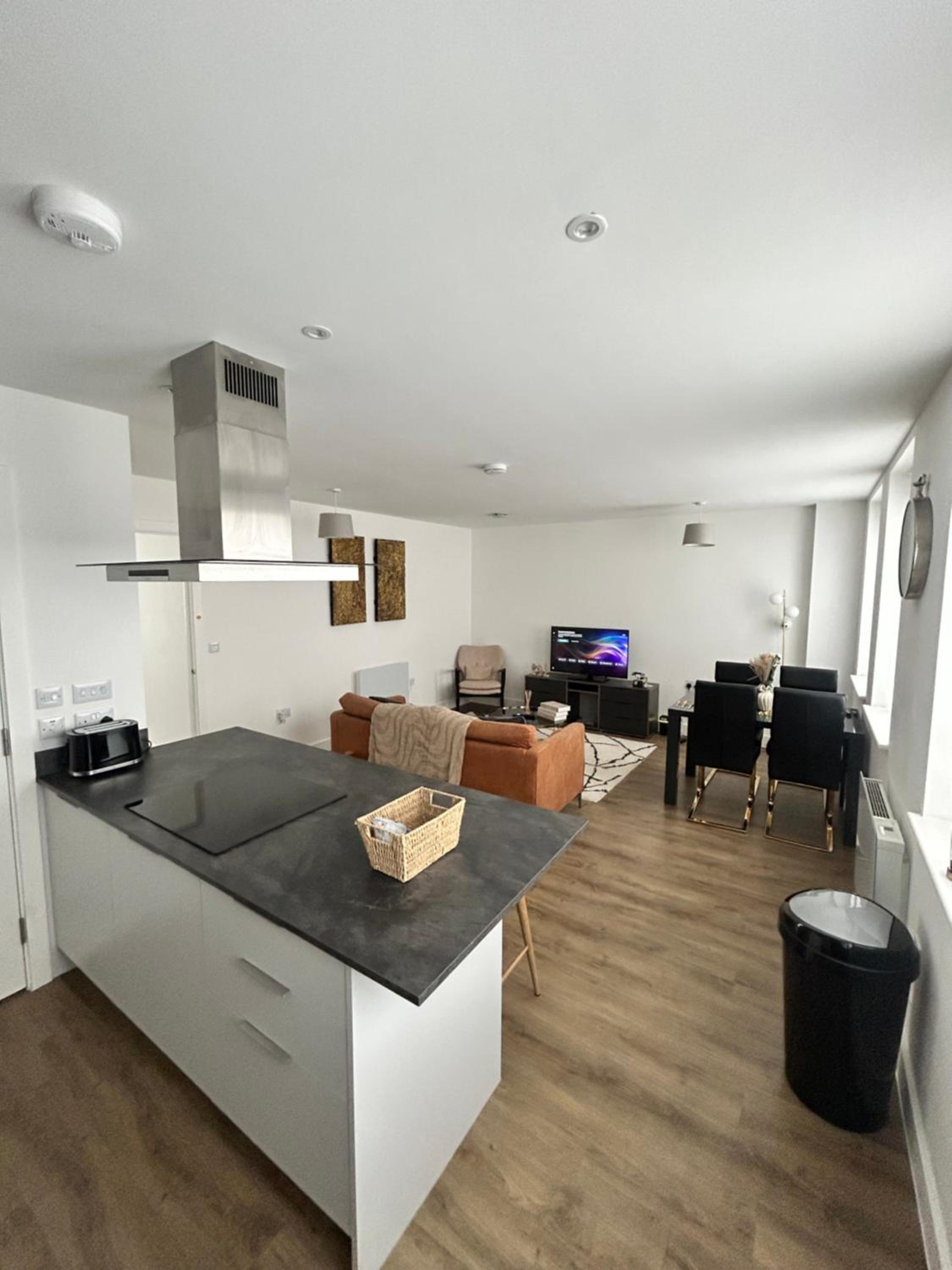 Stylish 2 Floor Penthouse Netflix & Wi-Fi