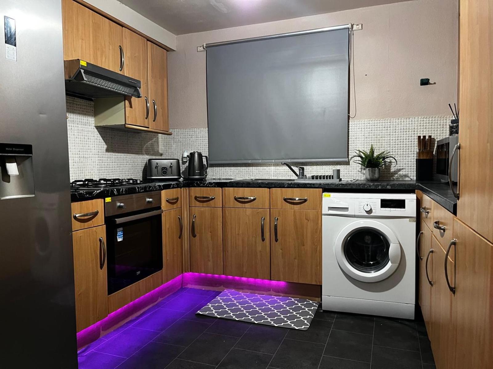 Near City Centre, Free Parking
