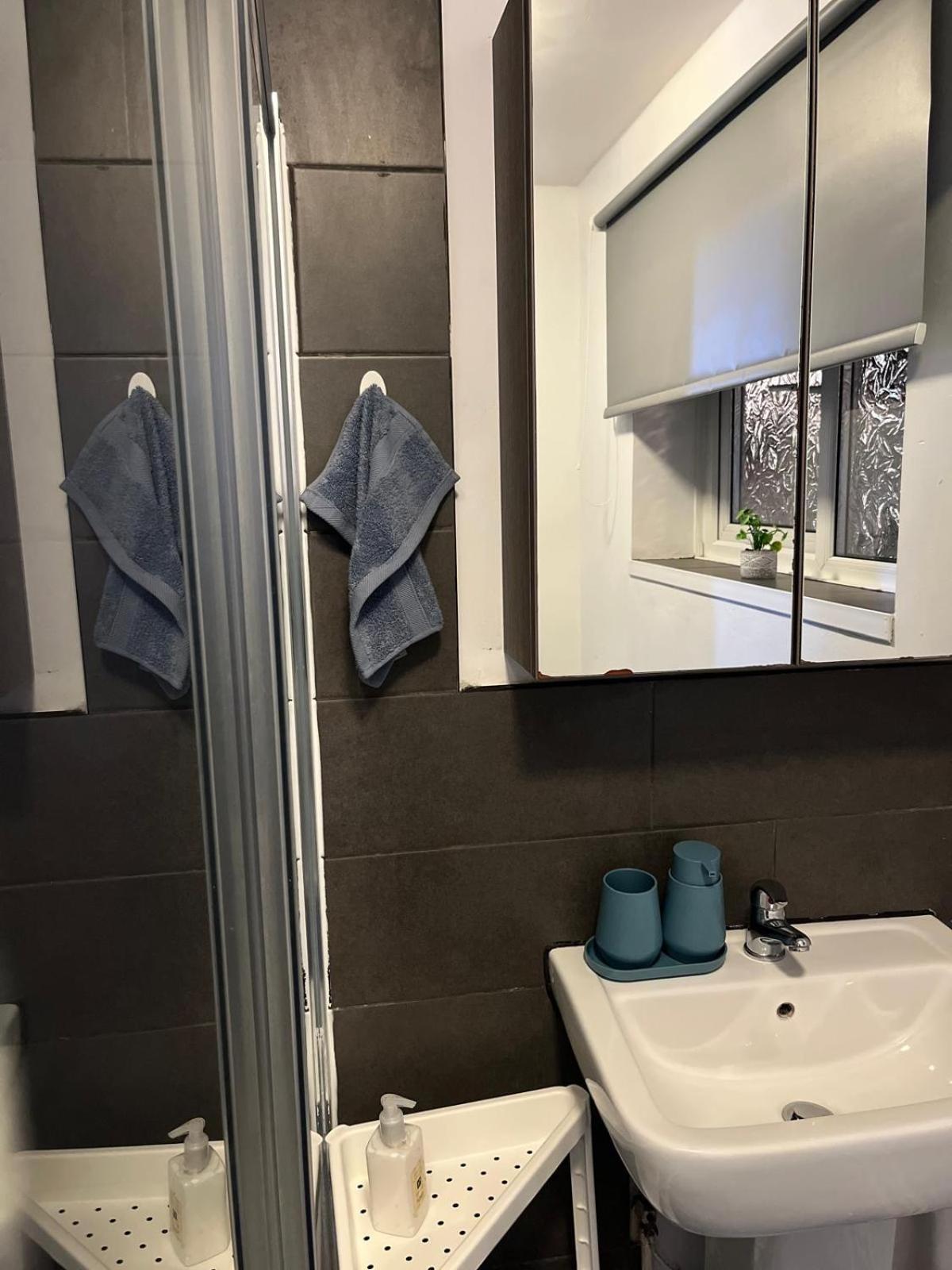 Near City Centre, Free Parking