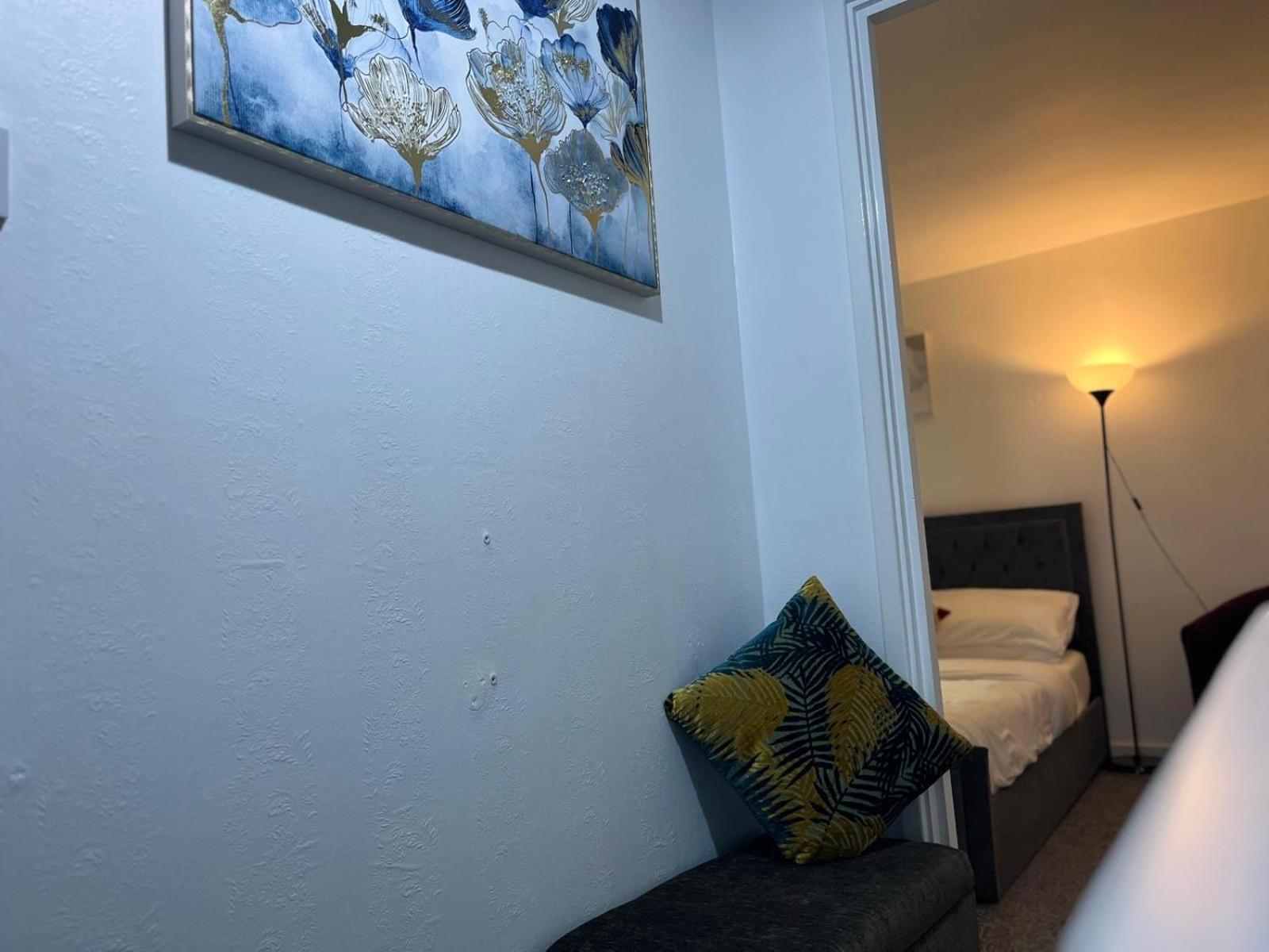 Near City Centre, Free Parking