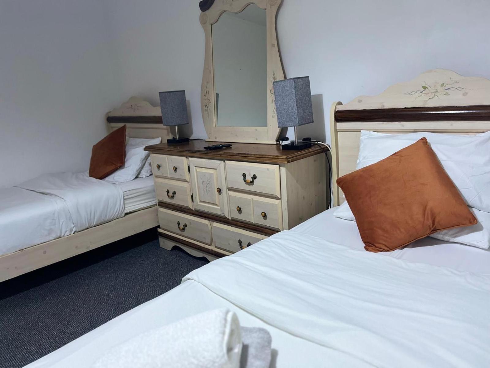 Near City Centre, Free Parking