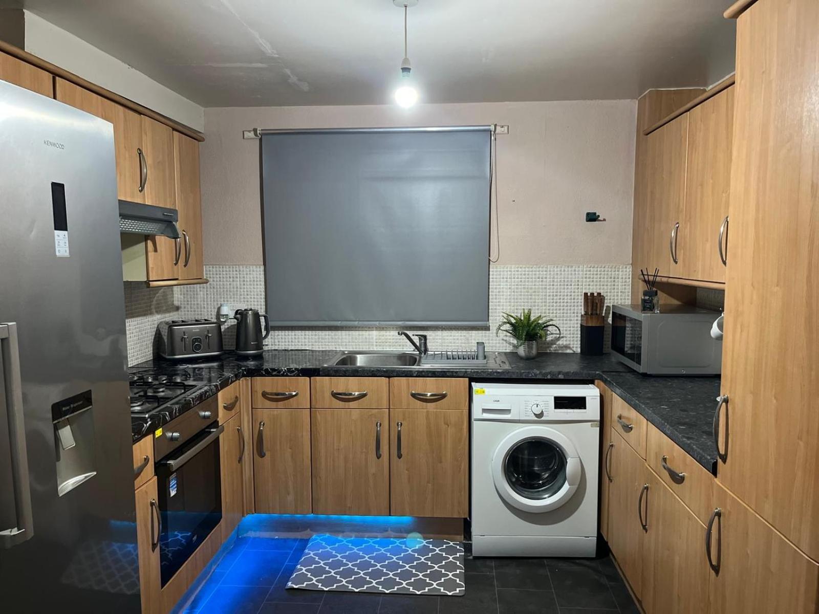 Near City Centre, Free Parking