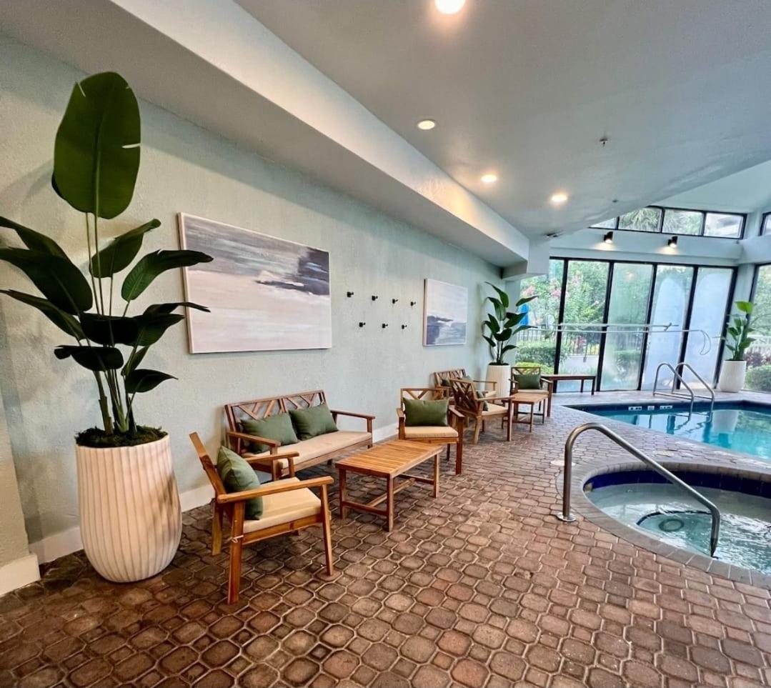 New Studio with Private Terrace and Volcano Bay view 5 min EPIC parking free