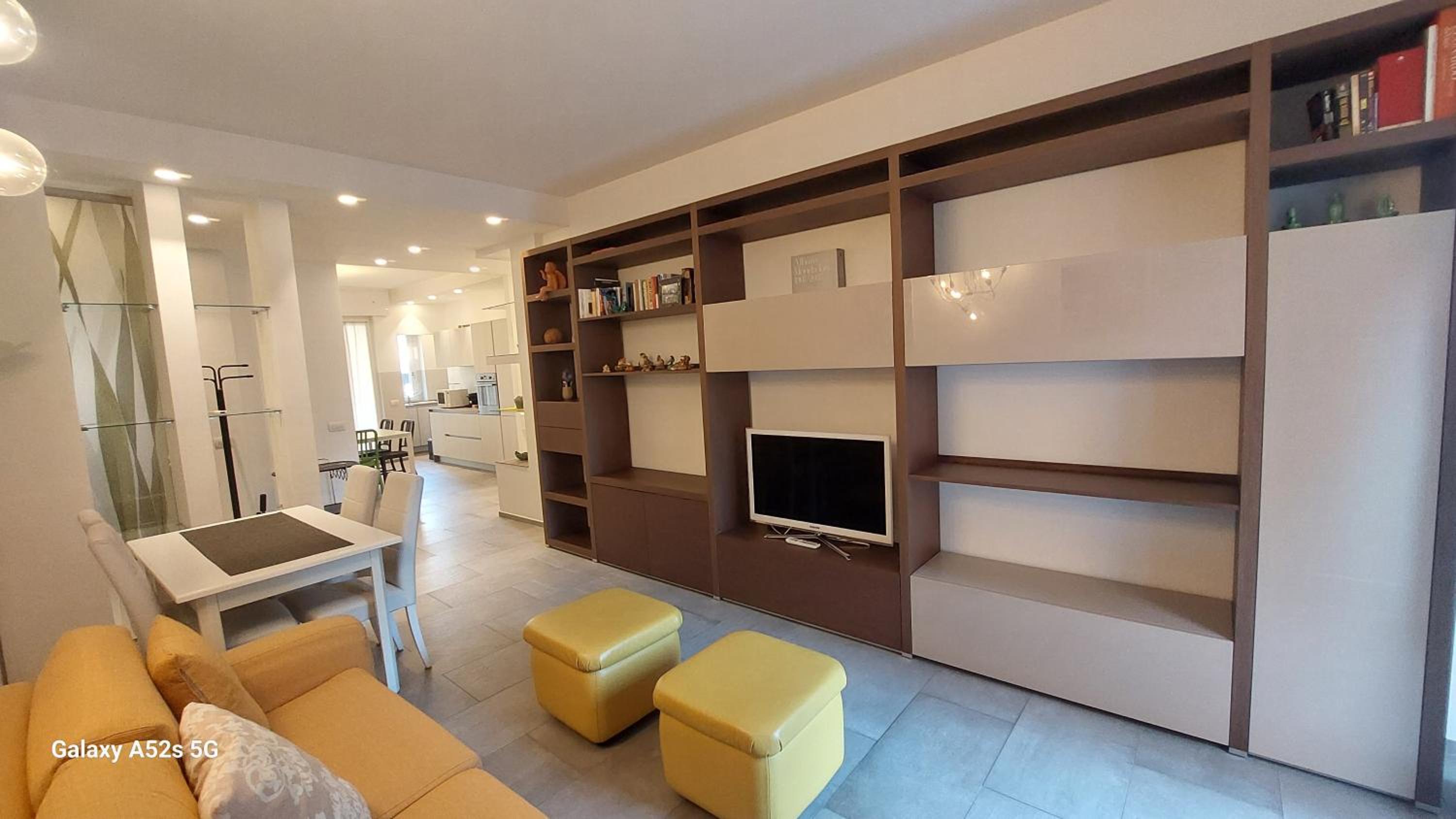 Large Apartment Città Studi Milano