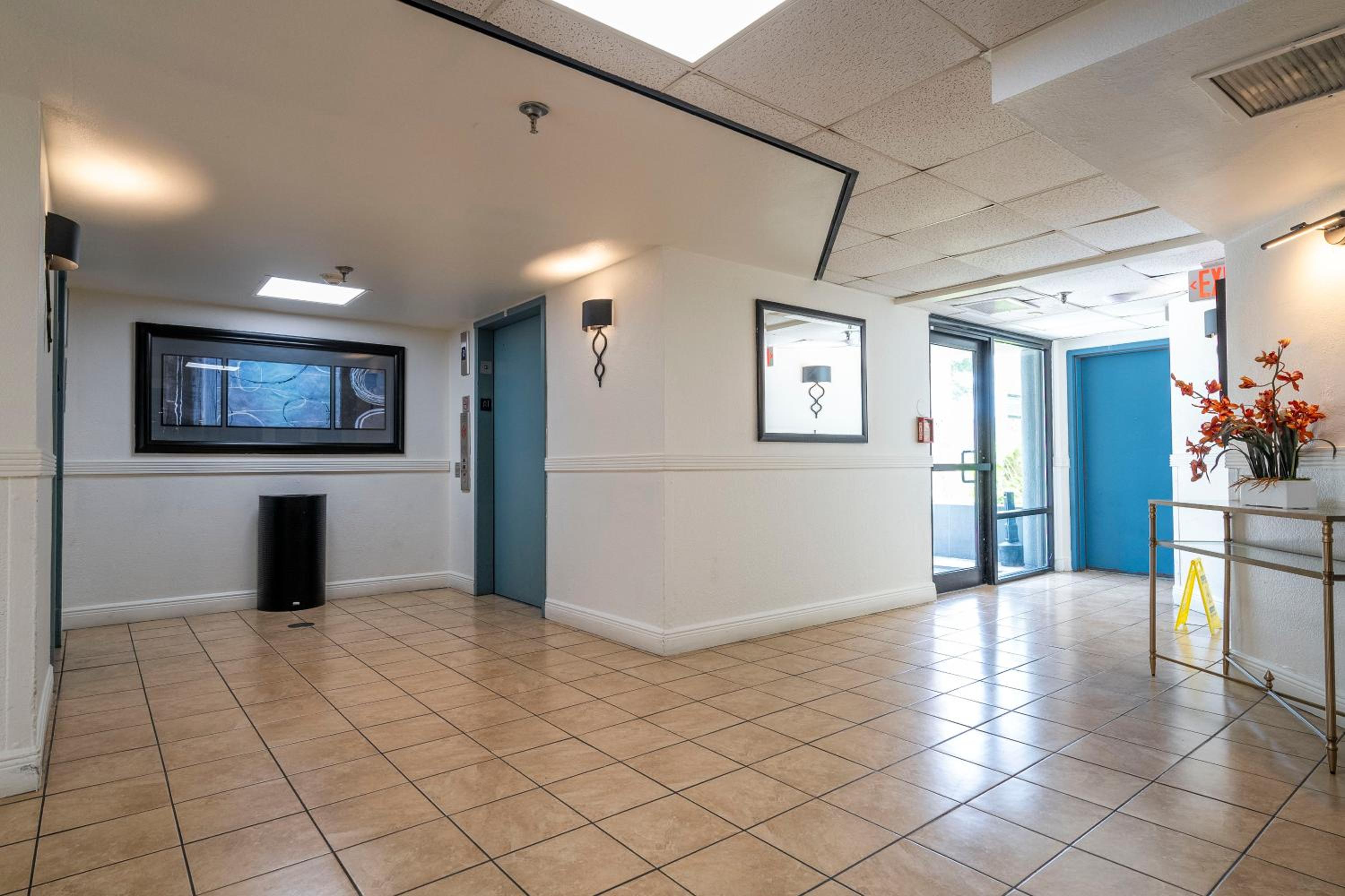 New Studio with Private Terrace and Volcano Bay view 5 min EPIC parking free