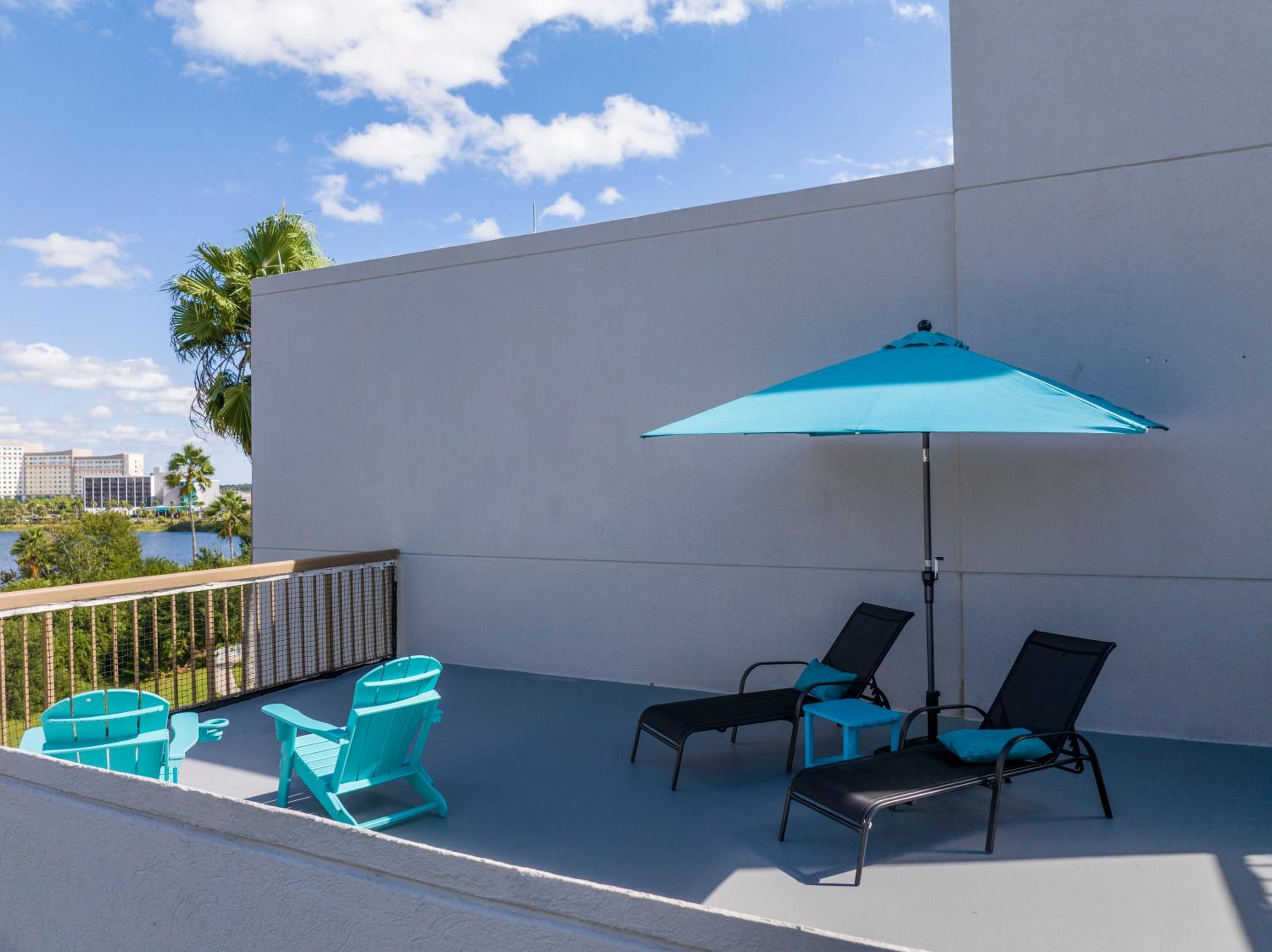 New Studio with Private Terrace and Volcano Bay view 5 min EPIC parking free