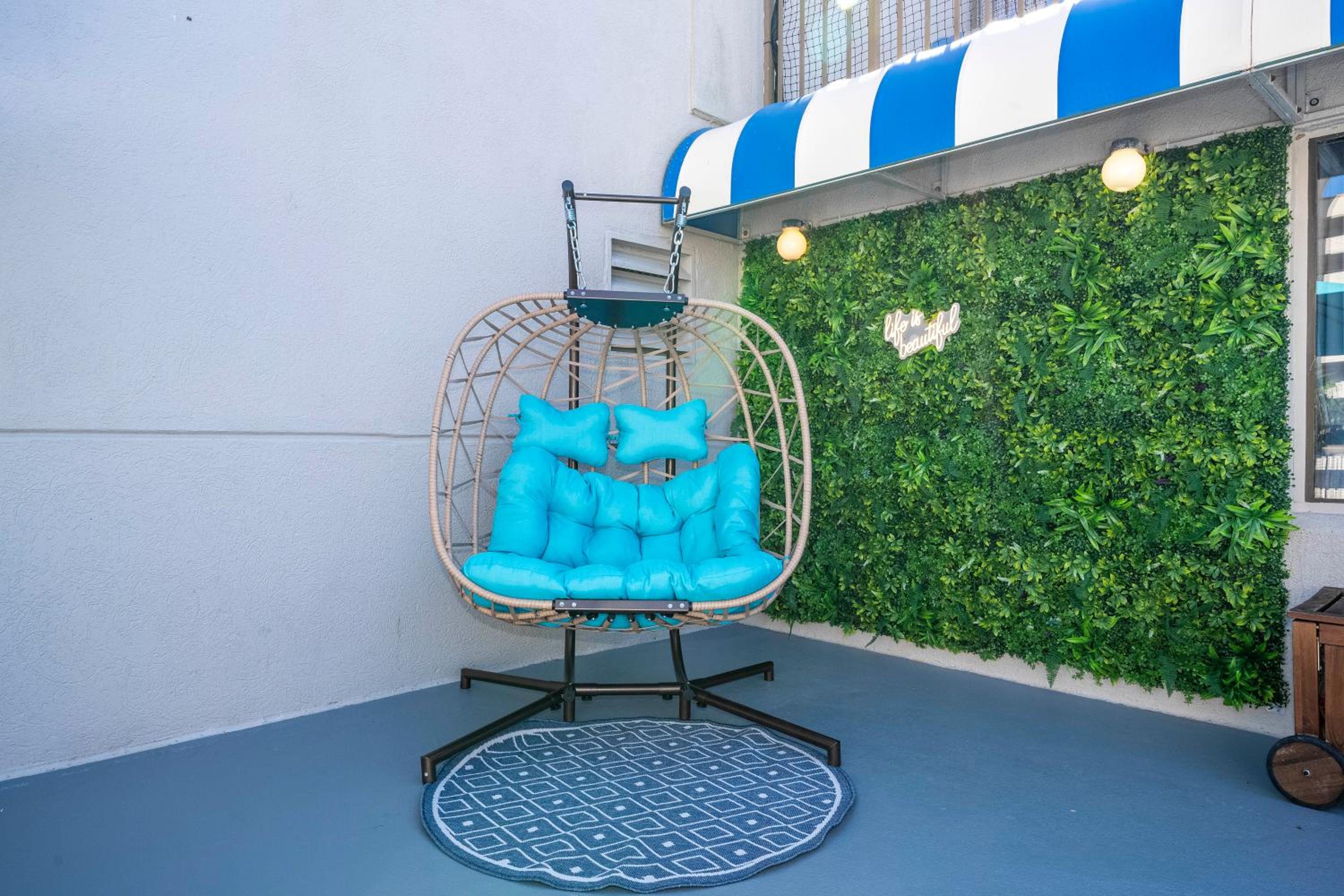 New Studio with Private Terrace and Volcano Bay view 5 min EPIC parking free