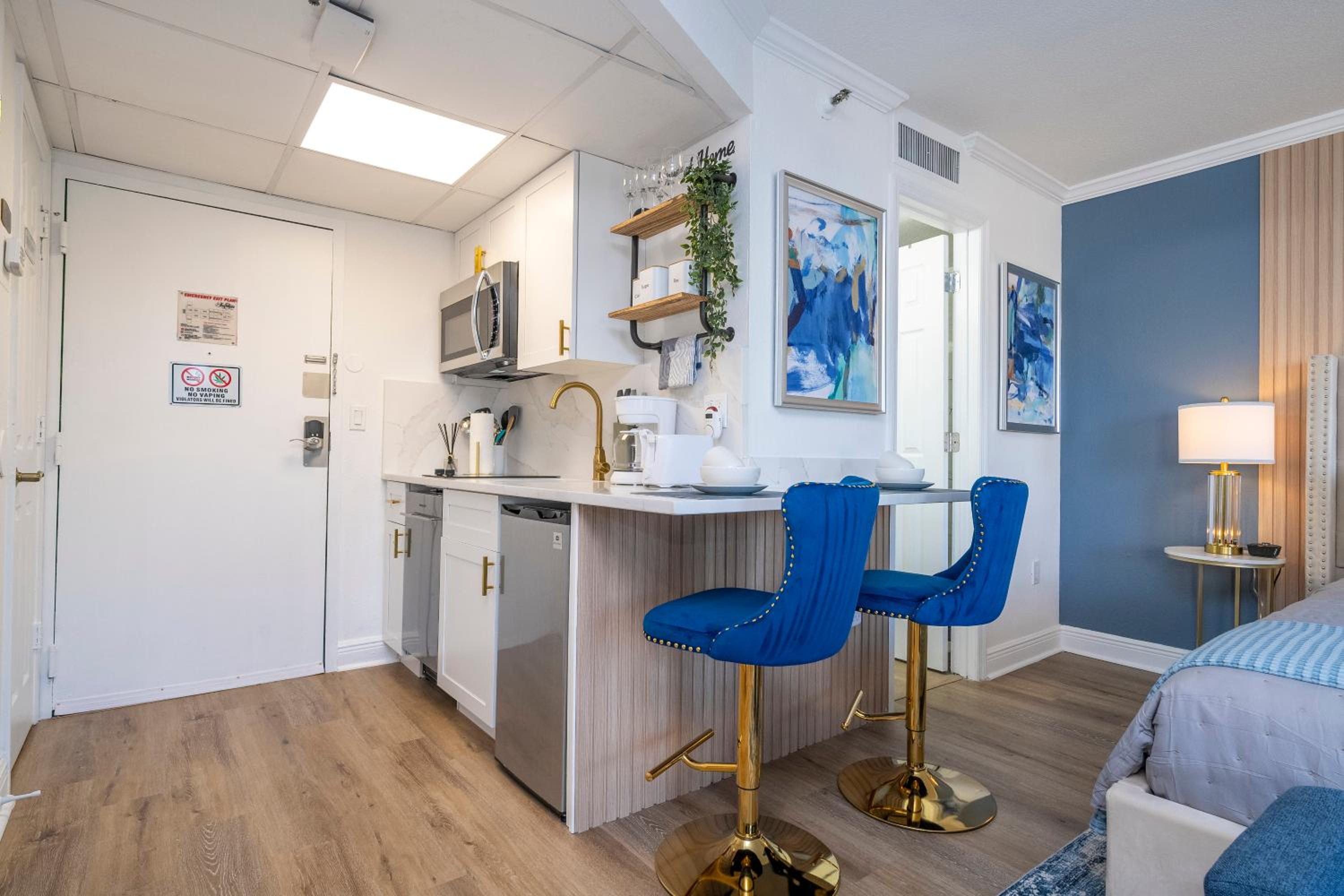 New Studio with Private Terrace and Volcano Bay view 5 min EPIC parking free