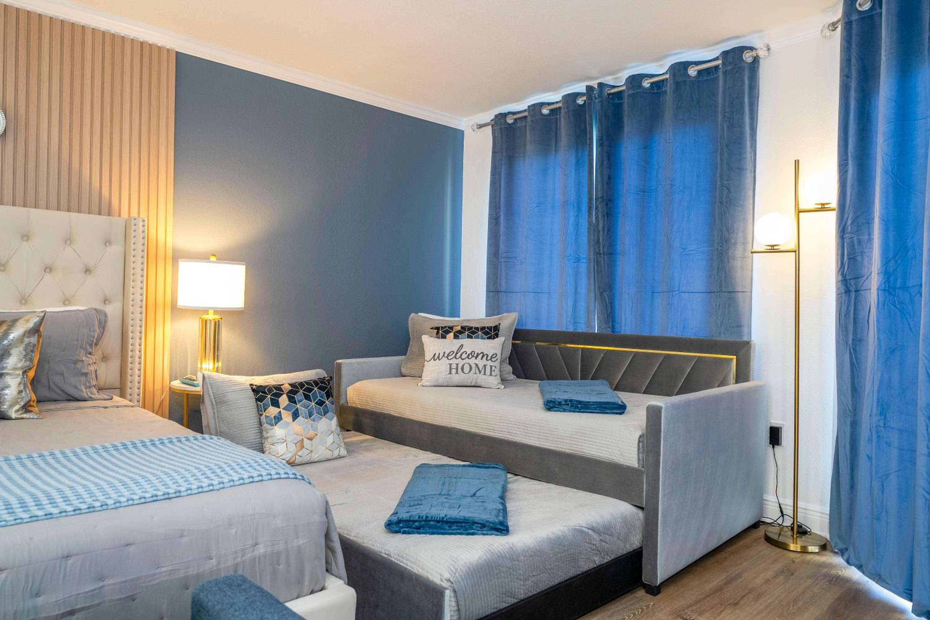 New Studio with Private Terrace and Volcano Bay view 5 min EPIC parking free