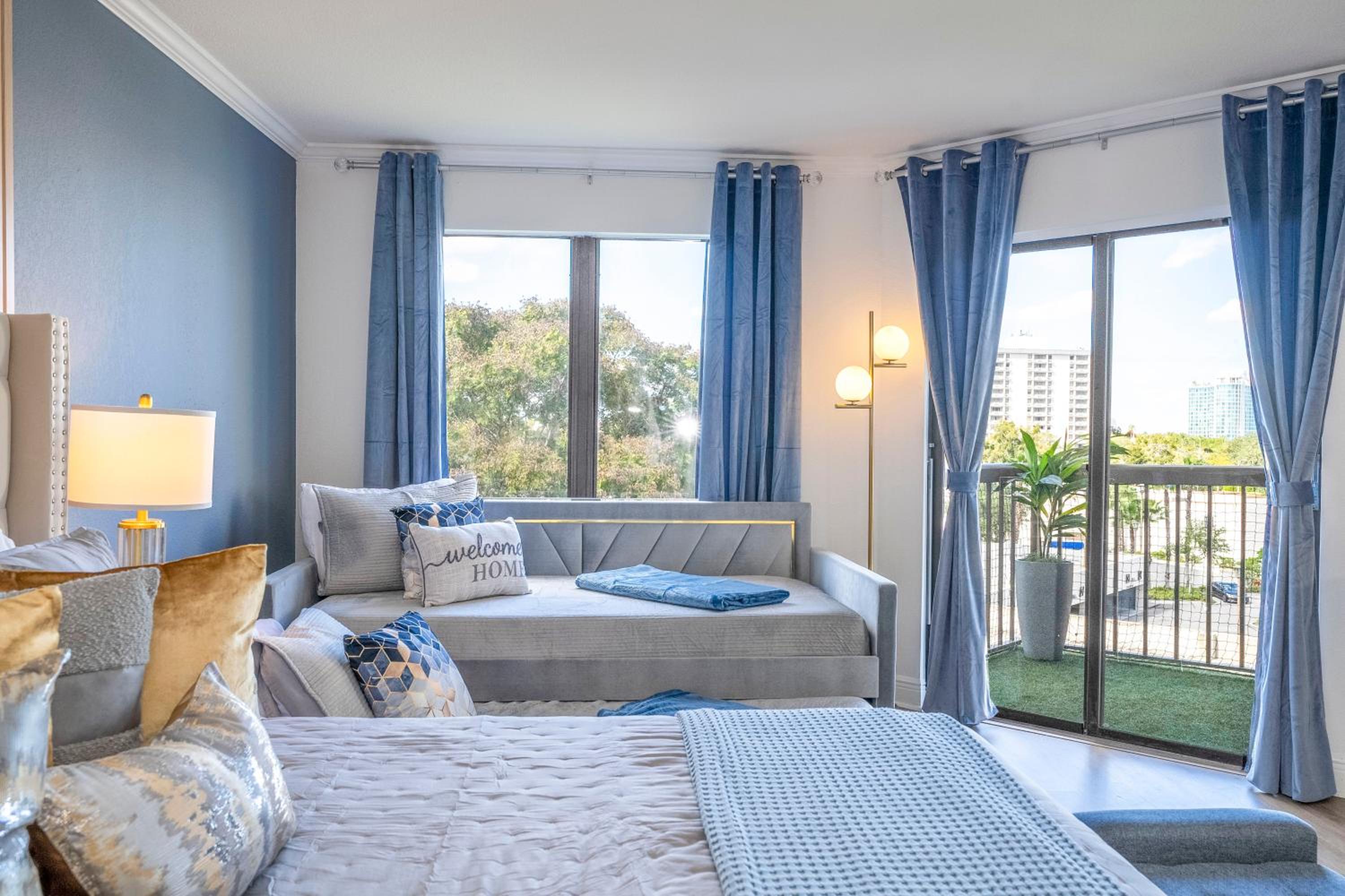 New Studio with Private Terrace and Volcano Bay view 5 min EPIC parking free