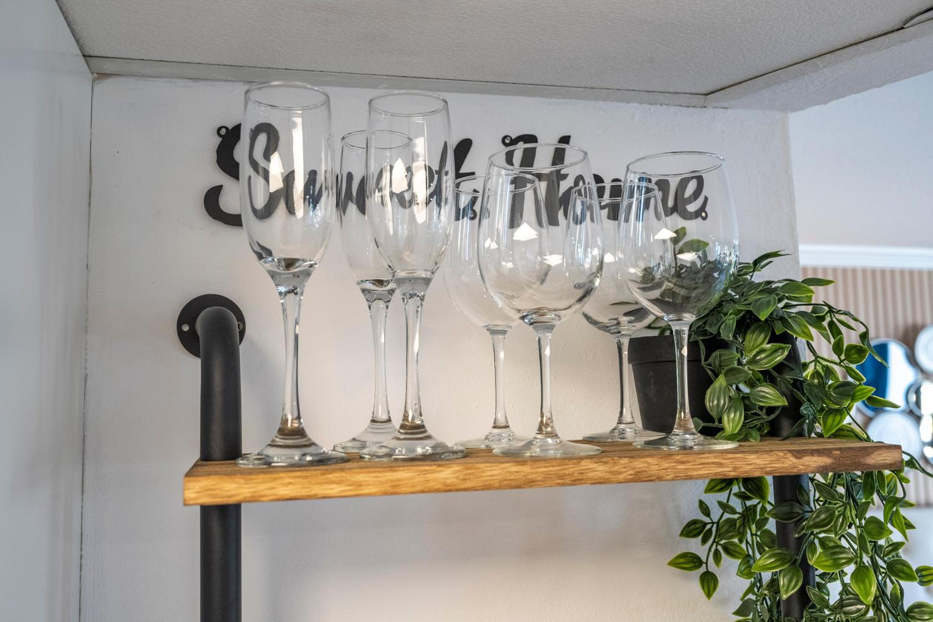 New Studio with Private Terrace and Volcano Bay view 5 min EPIC parking free