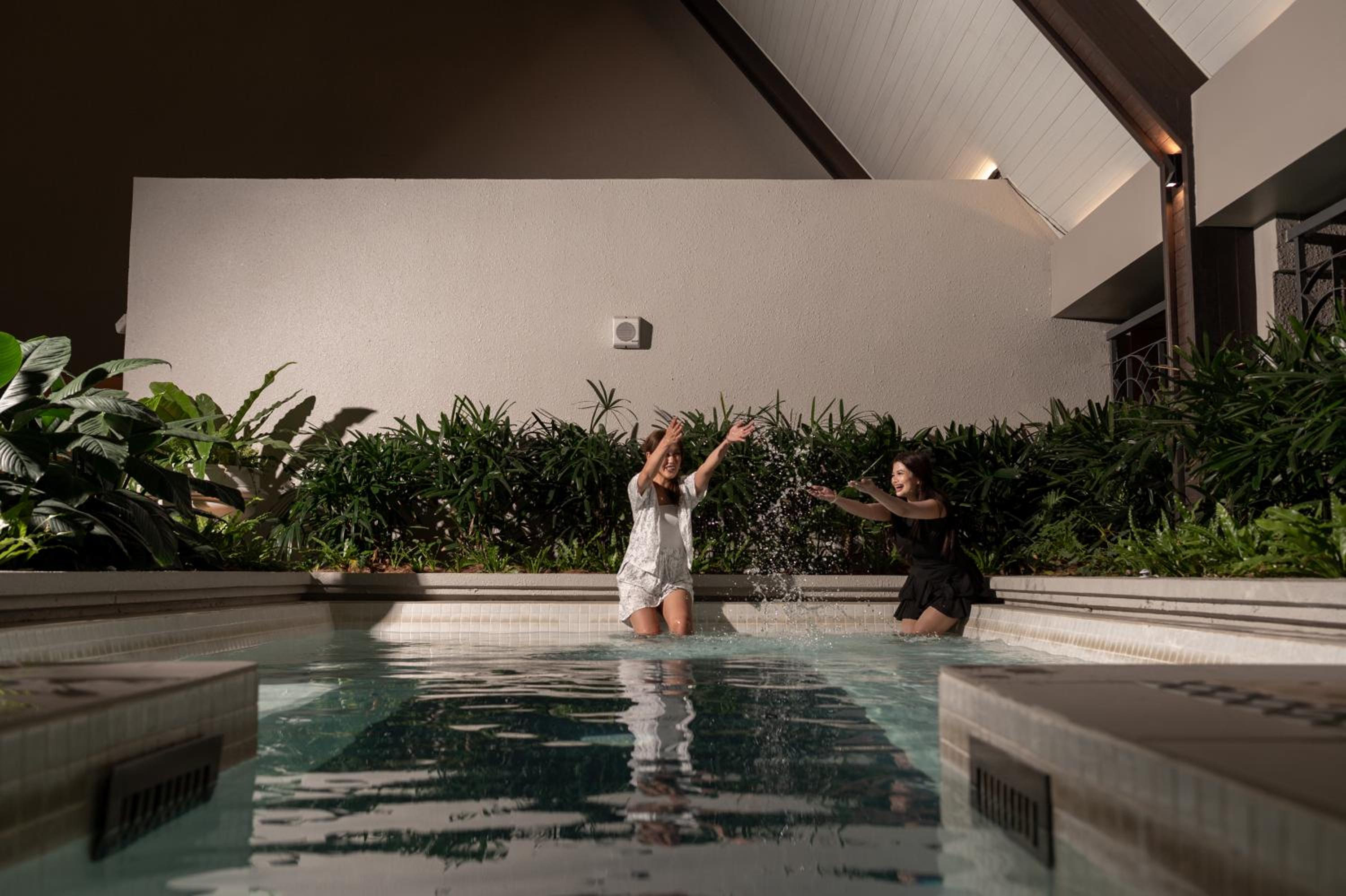 Paxtonz 2 BR Suites,1Utama,IKEA Damansara,SEGi,Desa Park