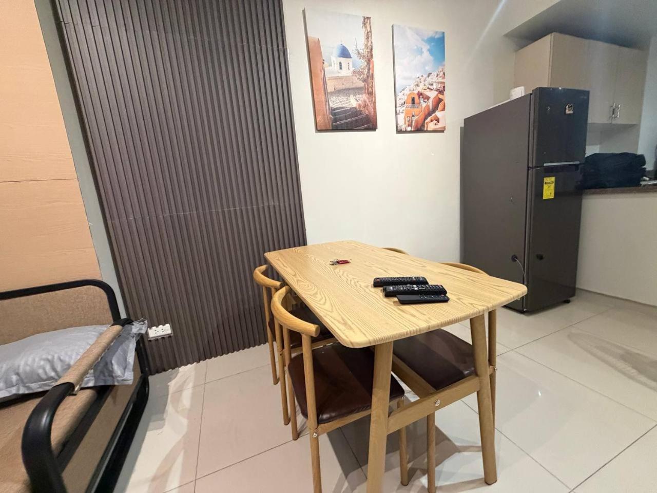 Staycation big room sm north grass residences 2 bed