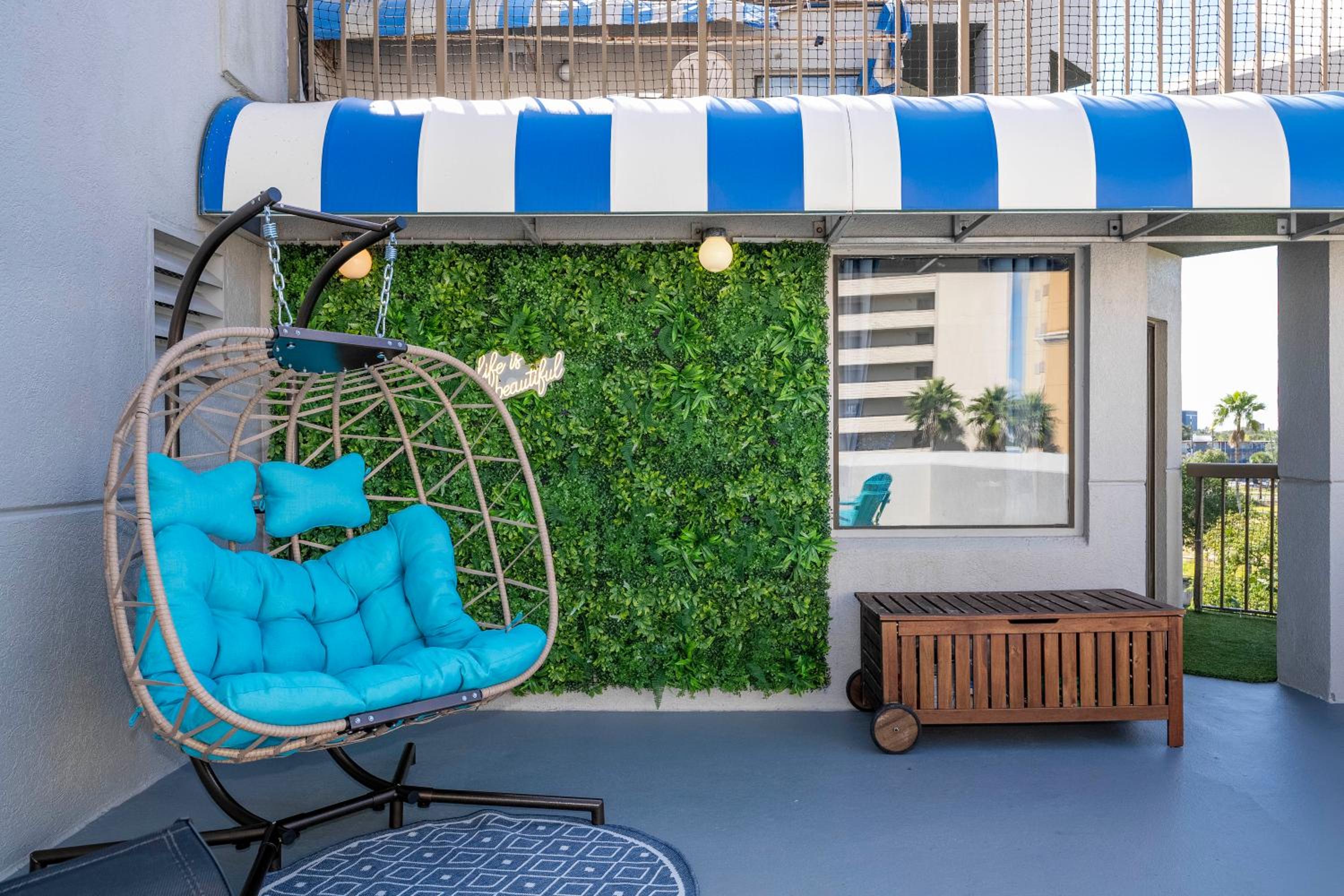 New Studio with Private Terrace and Volcano Bay view 5 min EPIC parking free