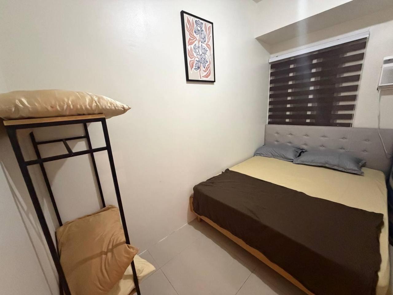 Staycation big room sm north grass residences 2 bed