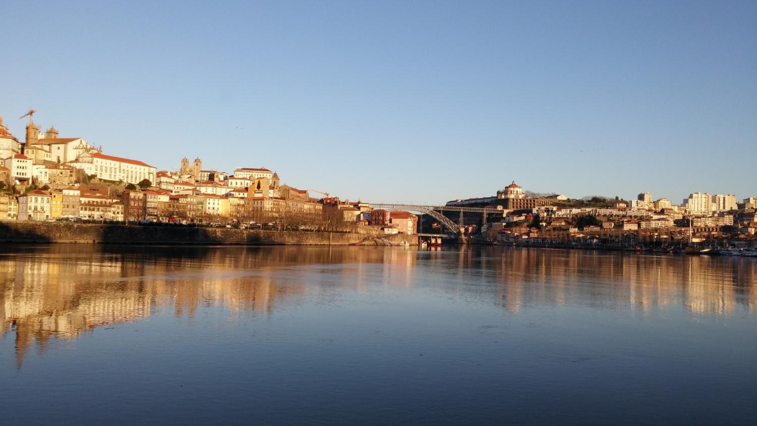 Douro & Sea - River Side
