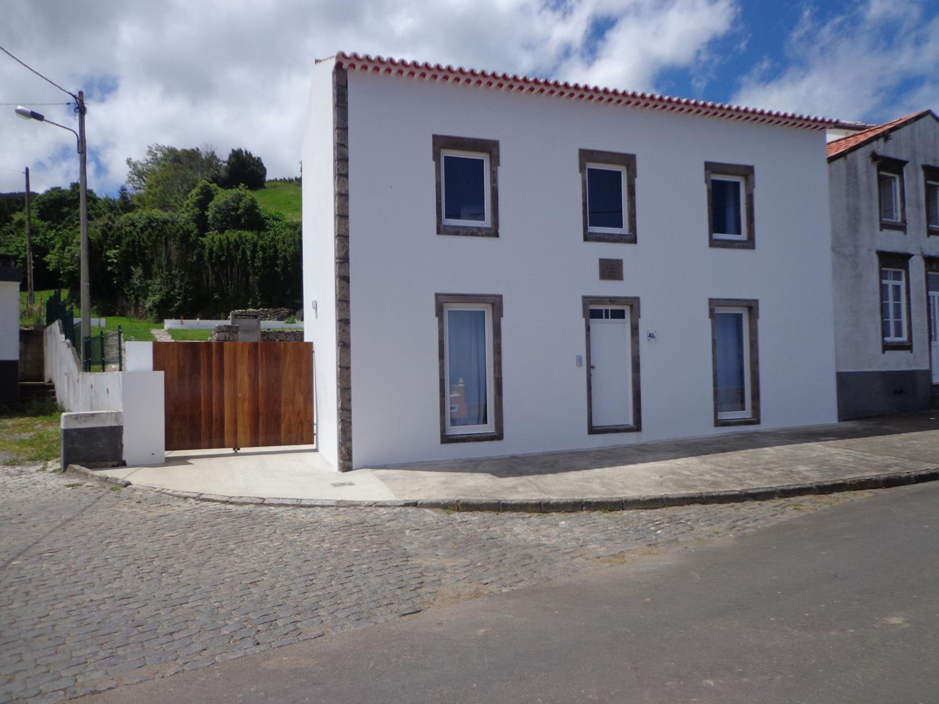 Casa do Simão, Açores - Now with hot tub! view 2