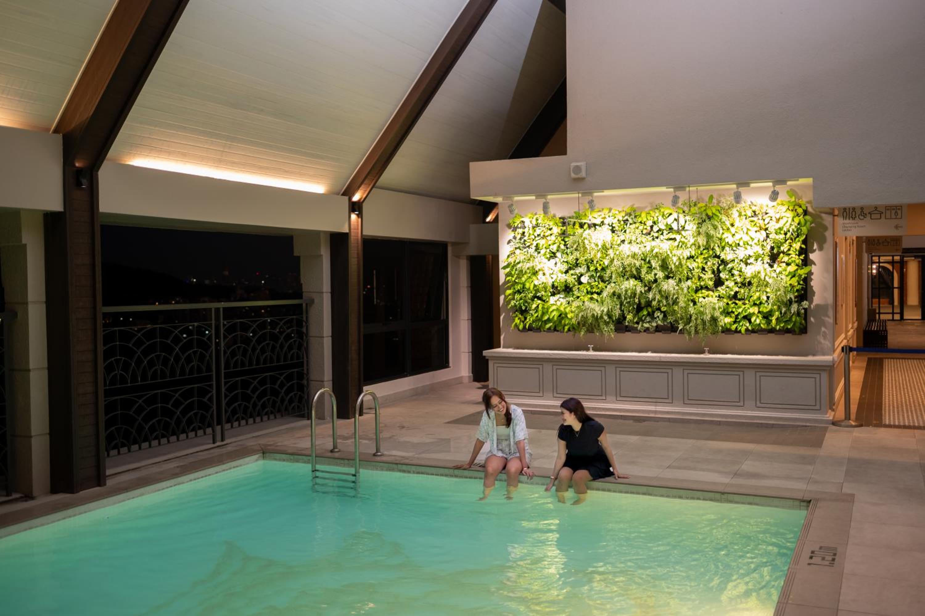 Paxtonz Suites,1Utama,IKEA Damansara,SEGi,Desa Park