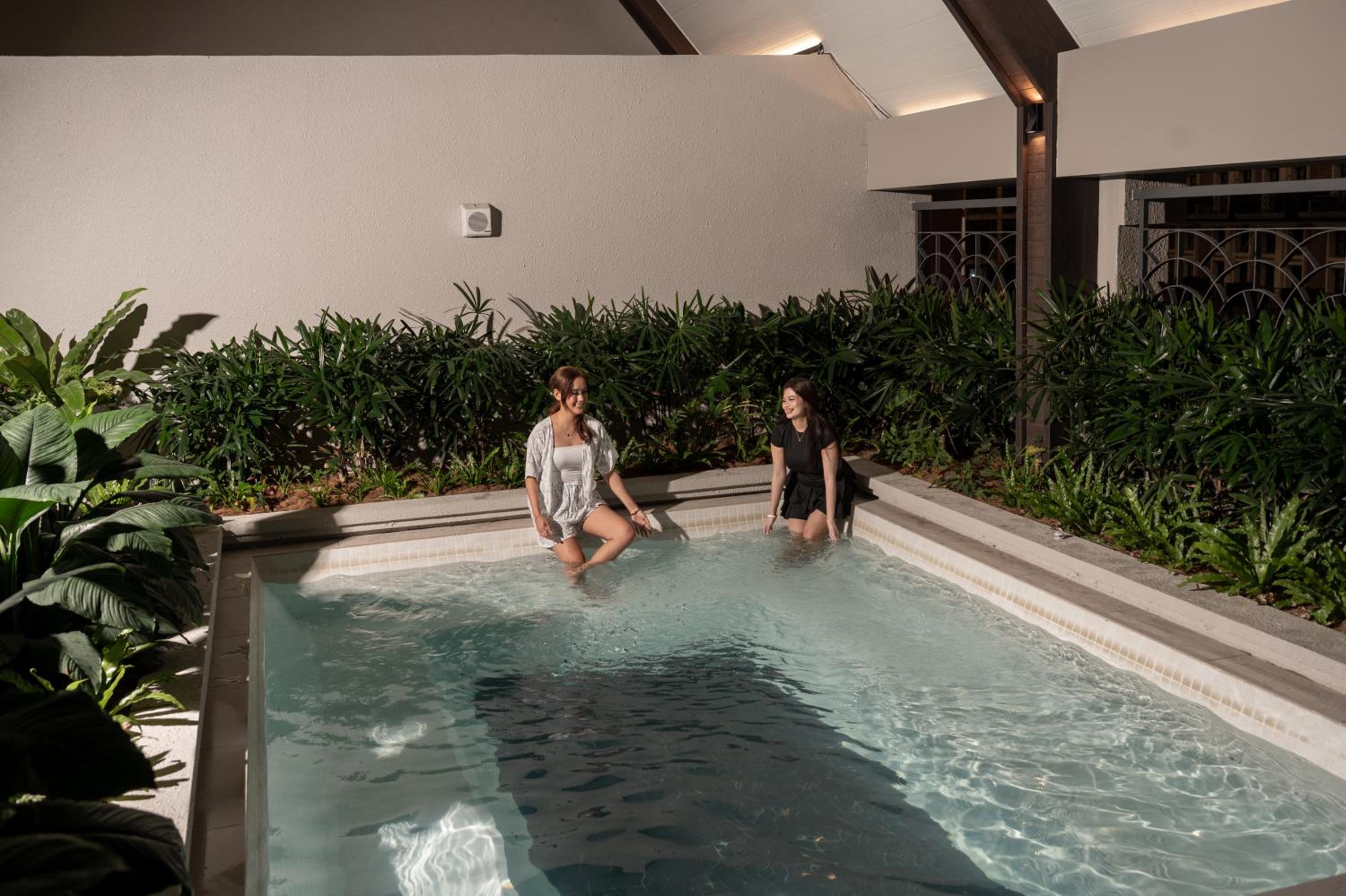 Paxtonz Suites,1Utama,IKEA Damansara,SEGi,Desa Park