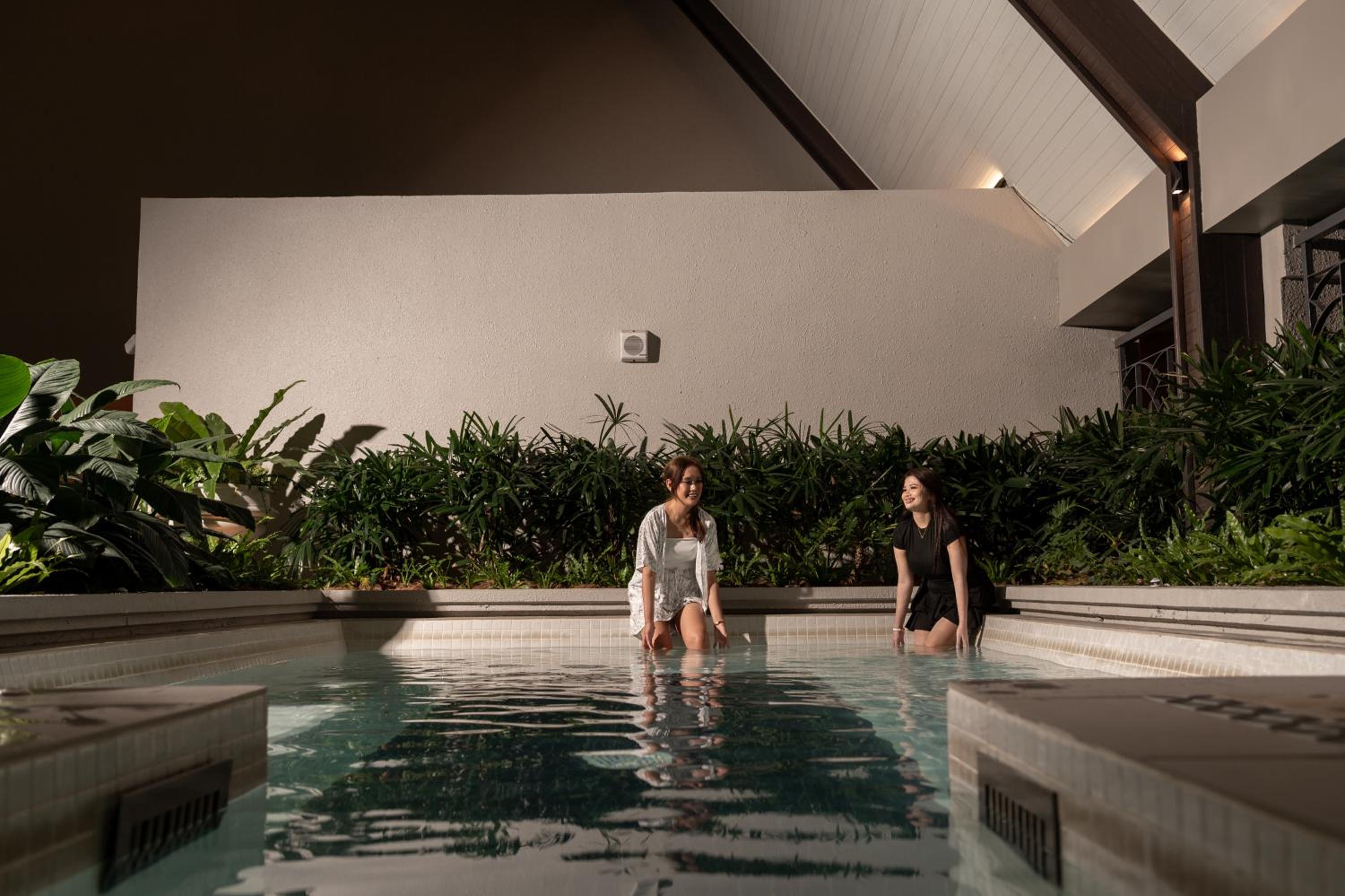 Paxtonz Suites,1Utama,IKEA Damansara,SEGi,Desa Park