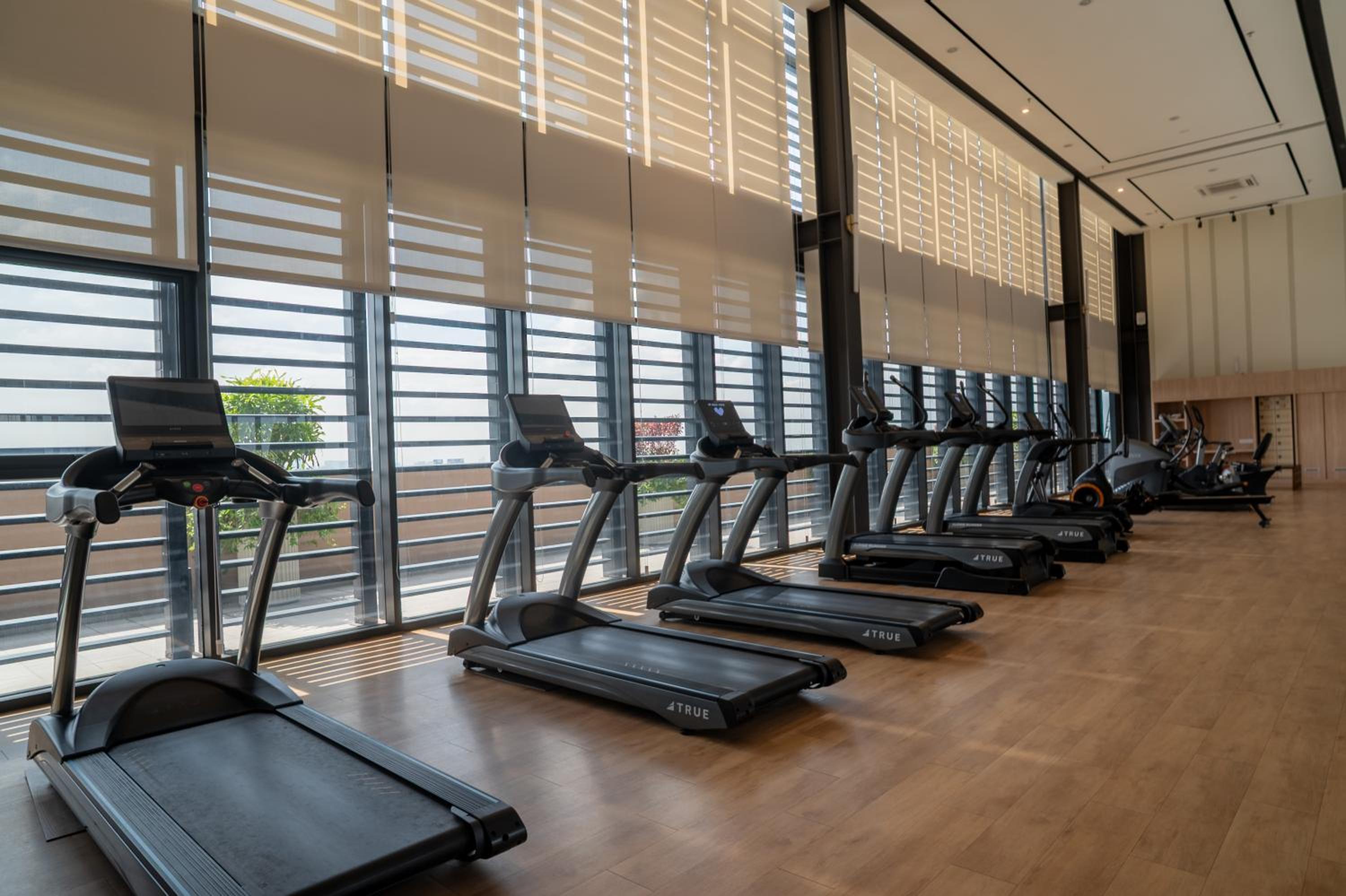 Paxtonz Suites,1Utama,IKEA Damansara,SEGi,Desa Park