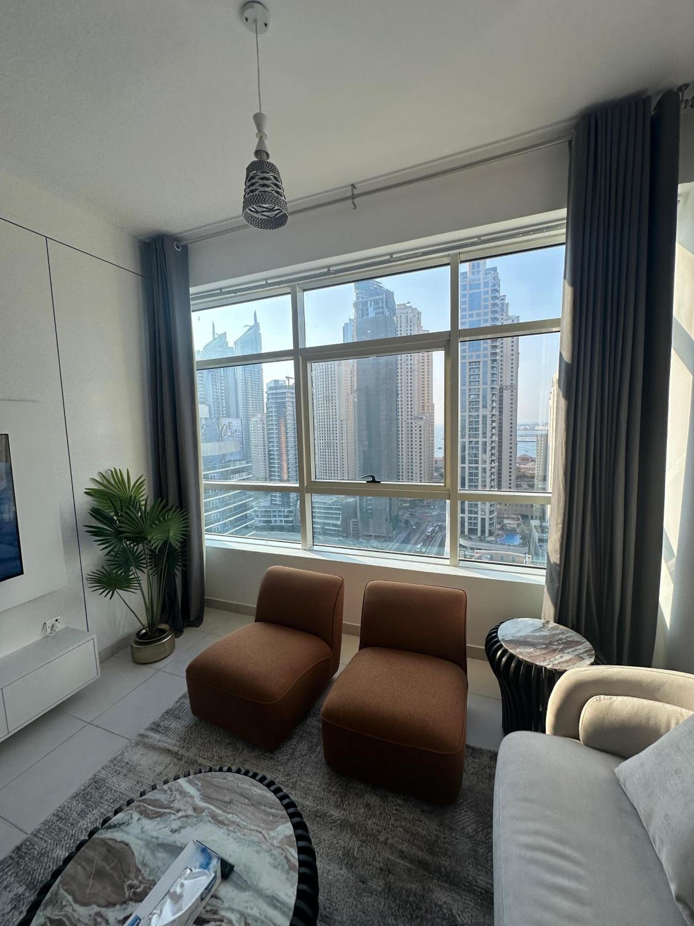 Stunning 2bd marina views prime location high floor
