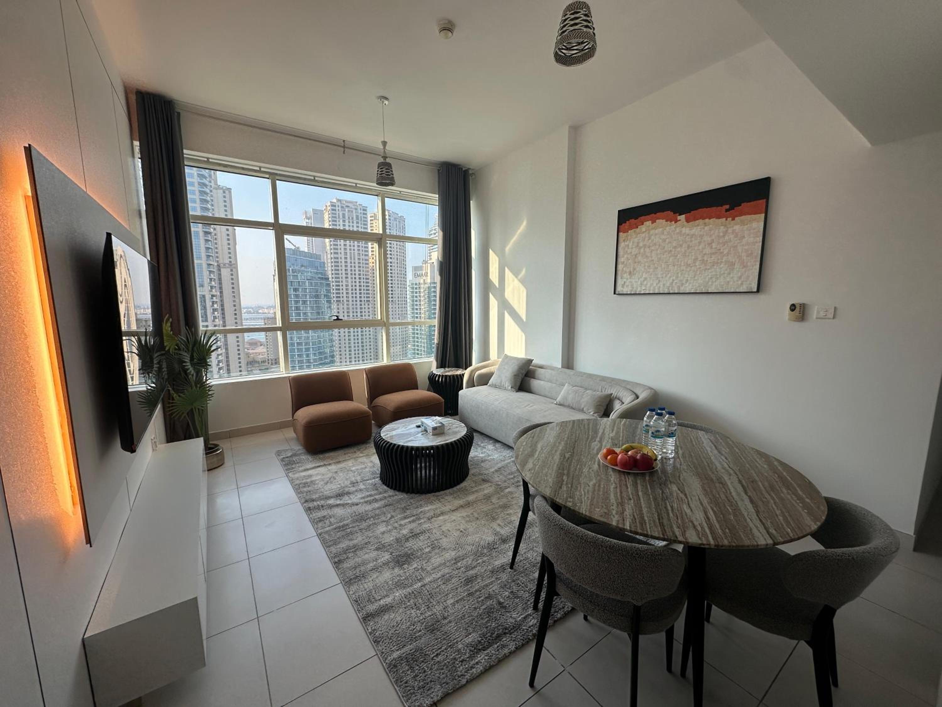 Stunning 2bd marina views prime location high floor