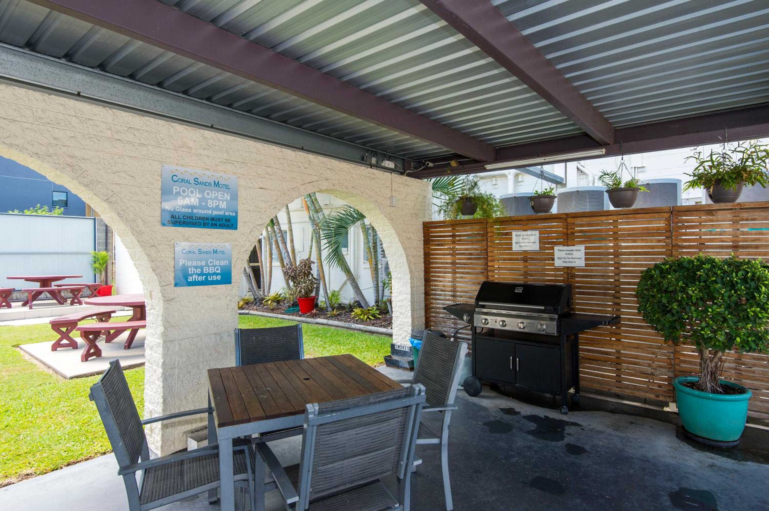 Coral Sands Motel