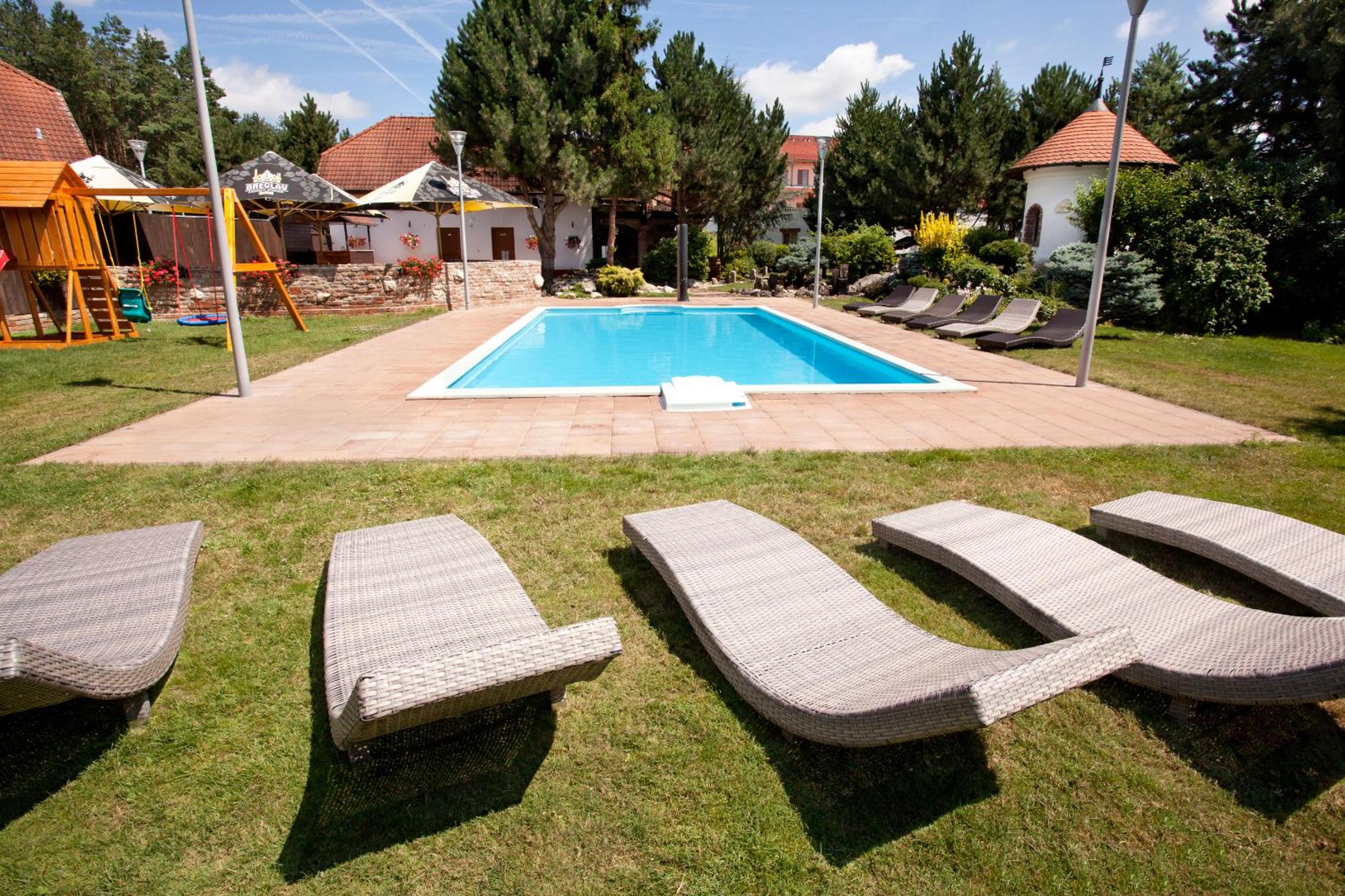 swimming pool