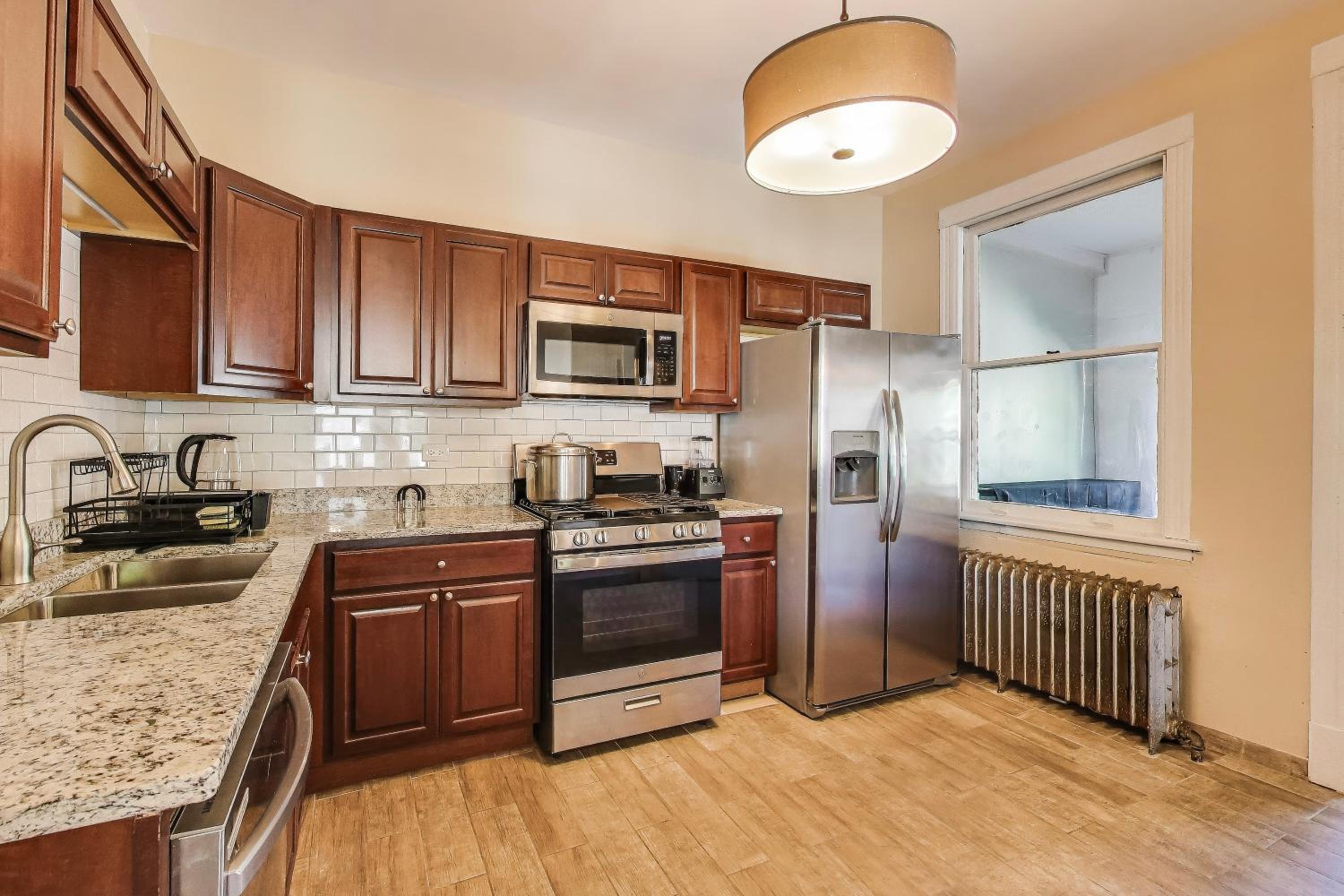 Edgewater King 1 Bd - Near Loyola, Beach &Andersonville