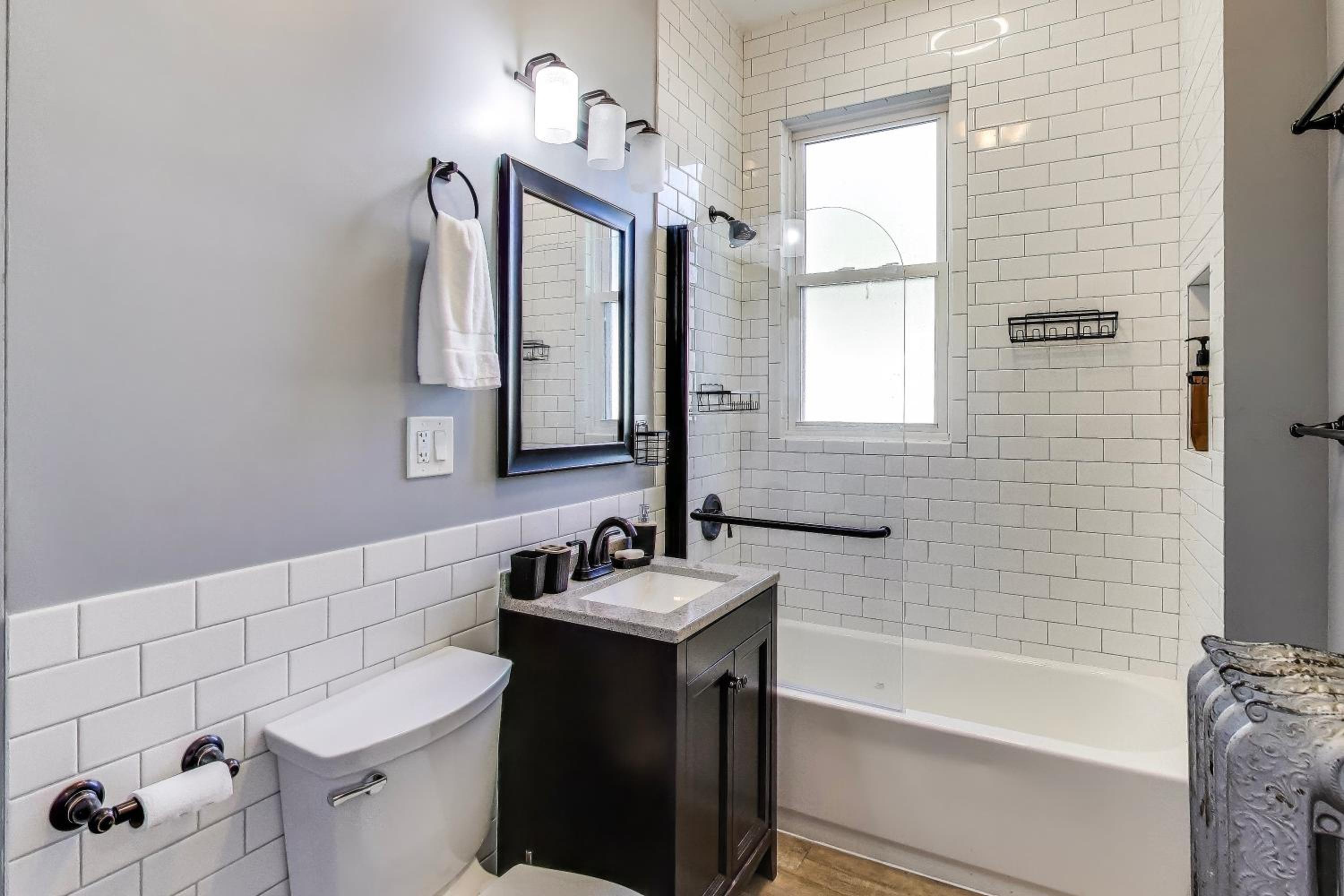 Edgewater King 1 Bd - Near Loyola, Beach &Andersonville