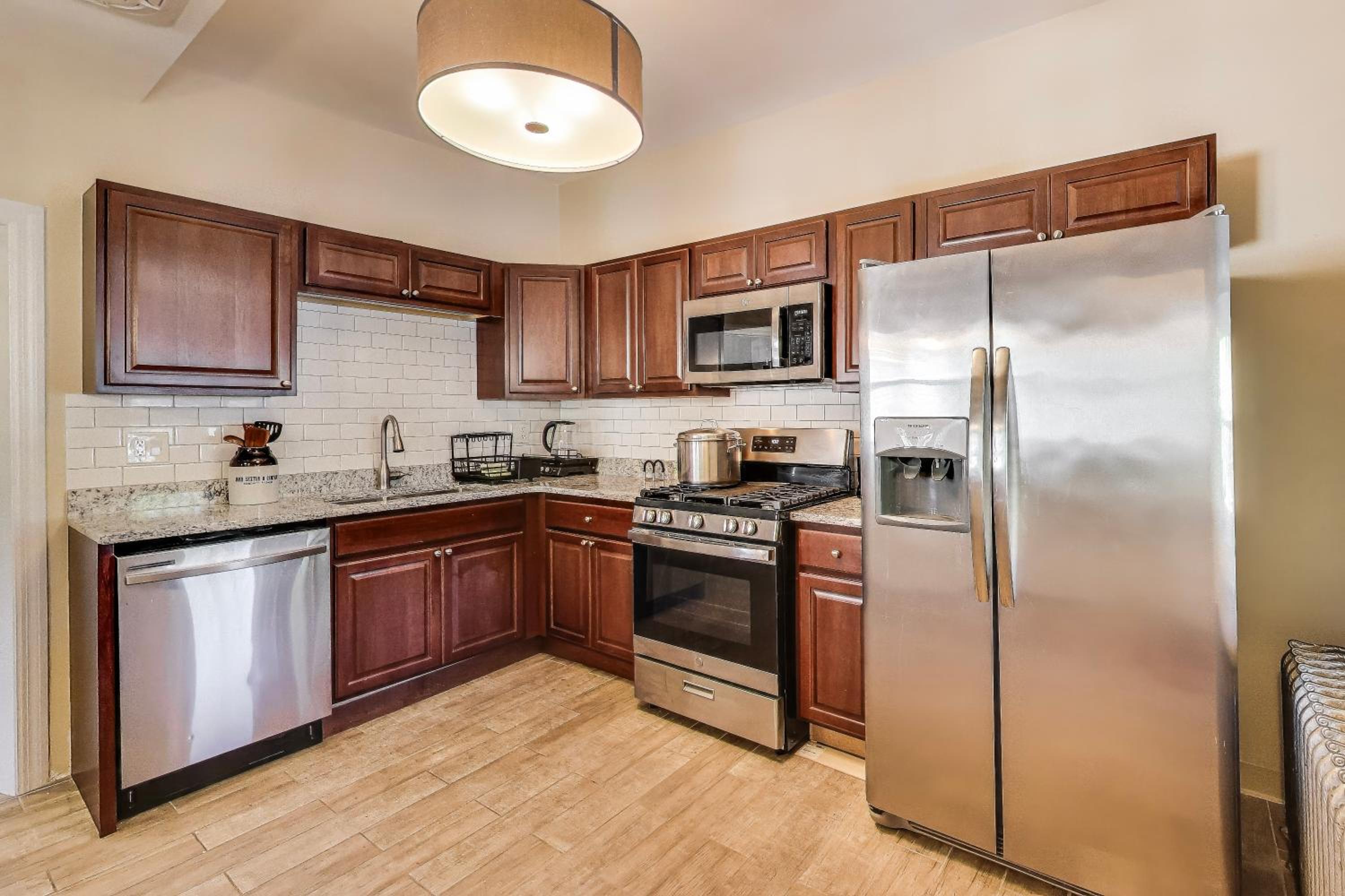 Edgewater King 1 Bd - Near Loyola, Beach &Andersonville