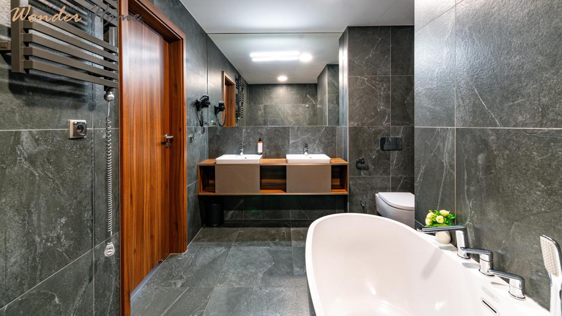 Wonder Hill - klimatyzowane apartamenty z bajkowym widokiem na góry i zalew