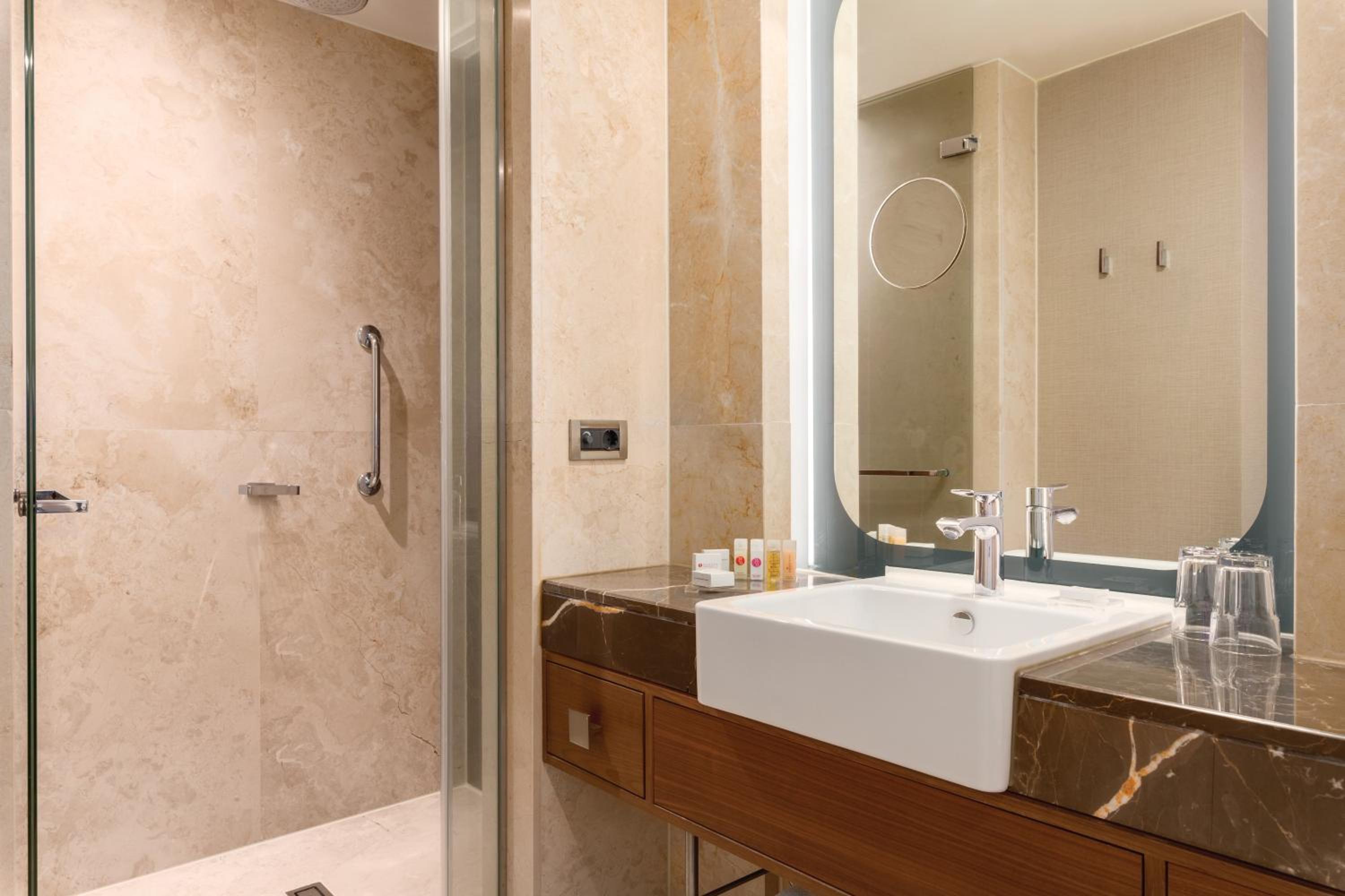 Ramada Plaza By Wyndham İstanbul Tekstilkent - Image 44