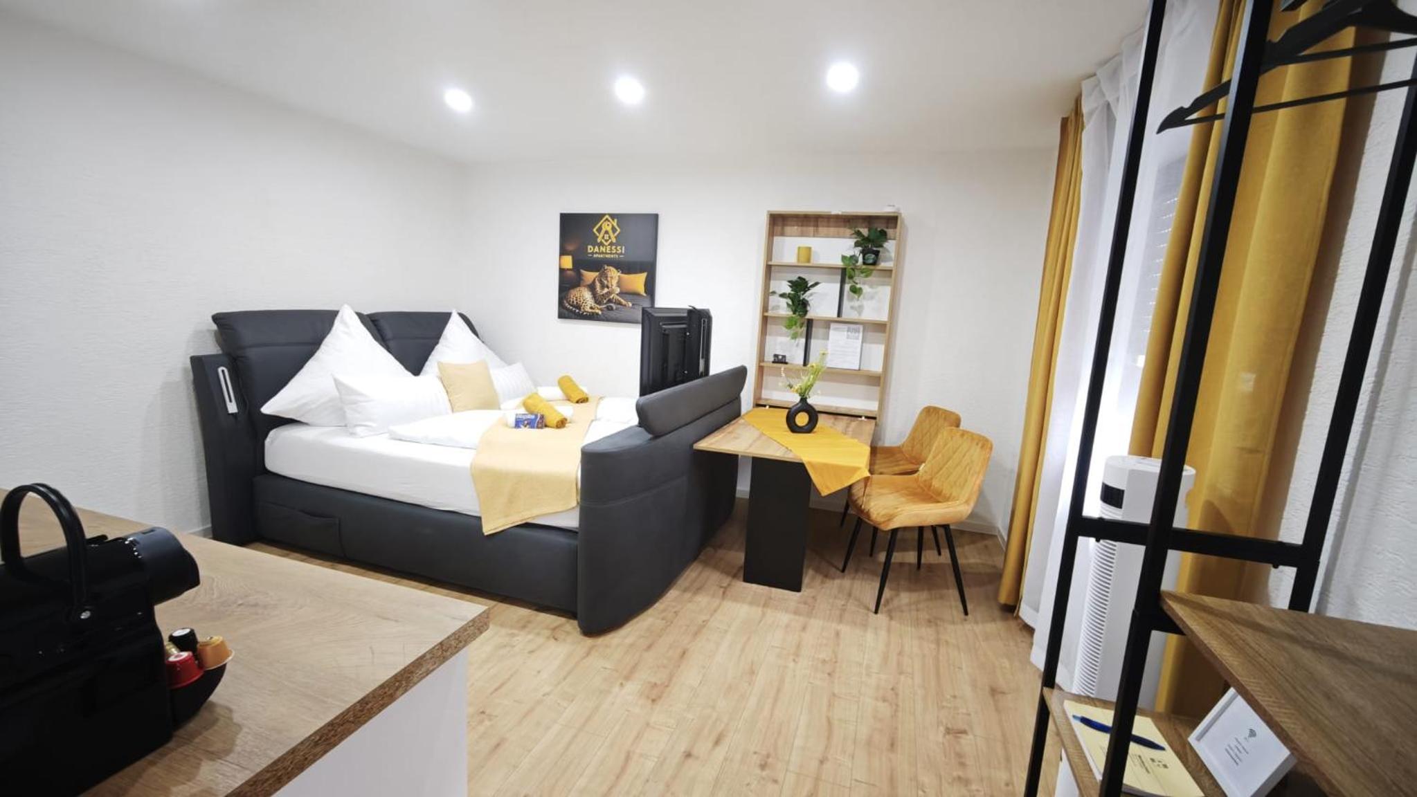 DANESSI-Business-Apartment, nahe Industriegebiet und Koblenz, WLAN, Smart TV Boxspringbett mit Waipu, Vollausgestattete Küche uvm