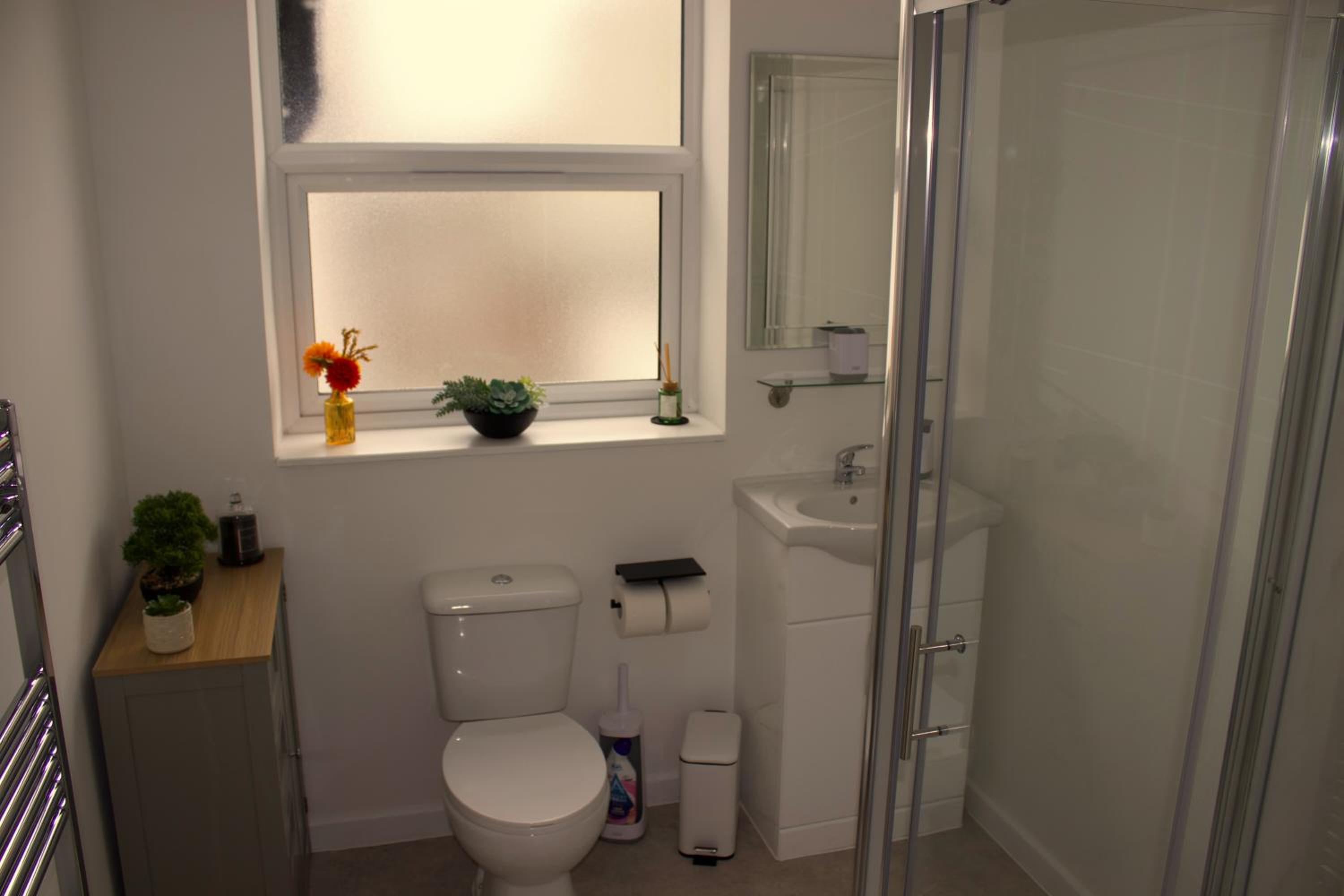 Lush 2- Bed Apartment London