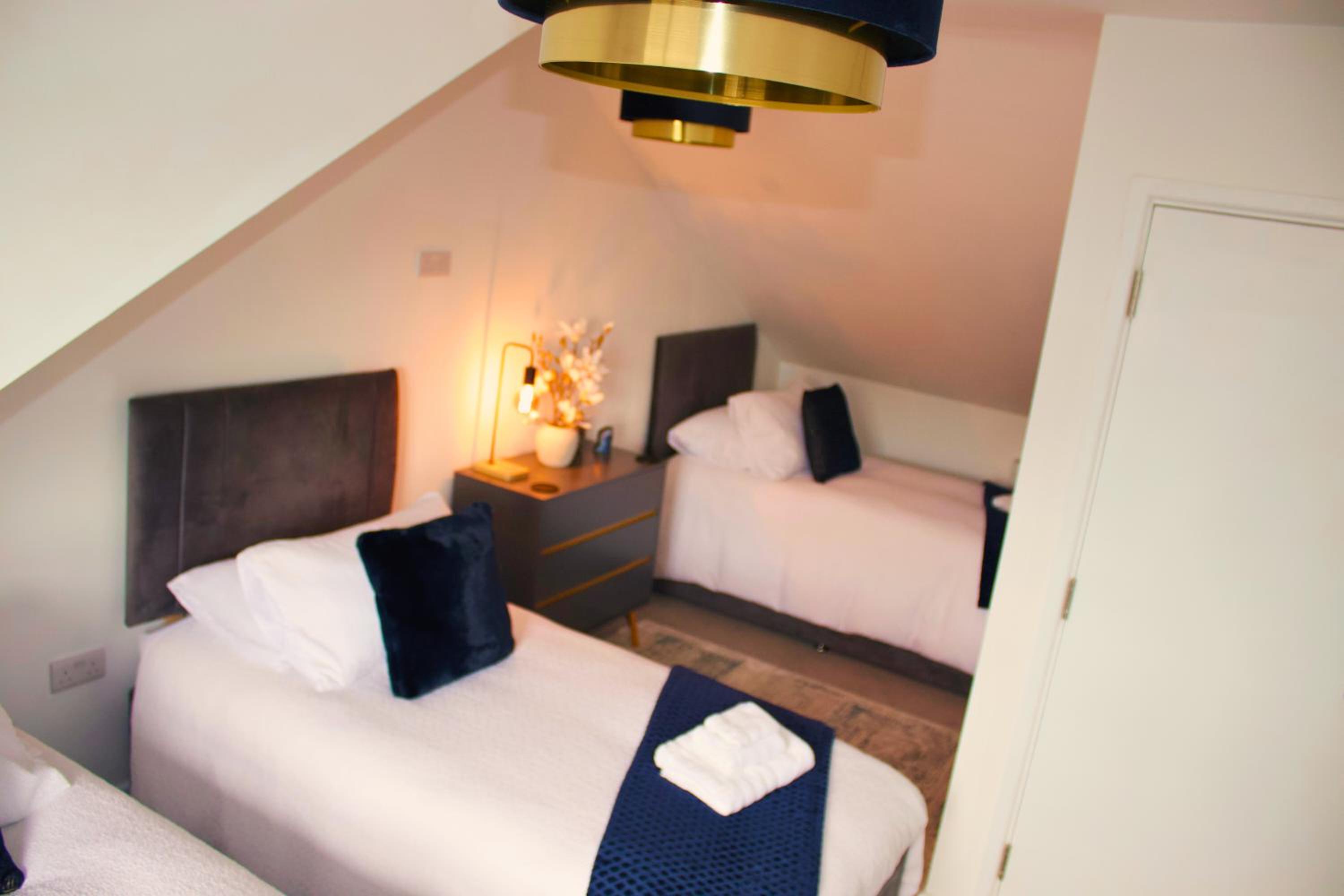 Lush 2- Bed Apartment London