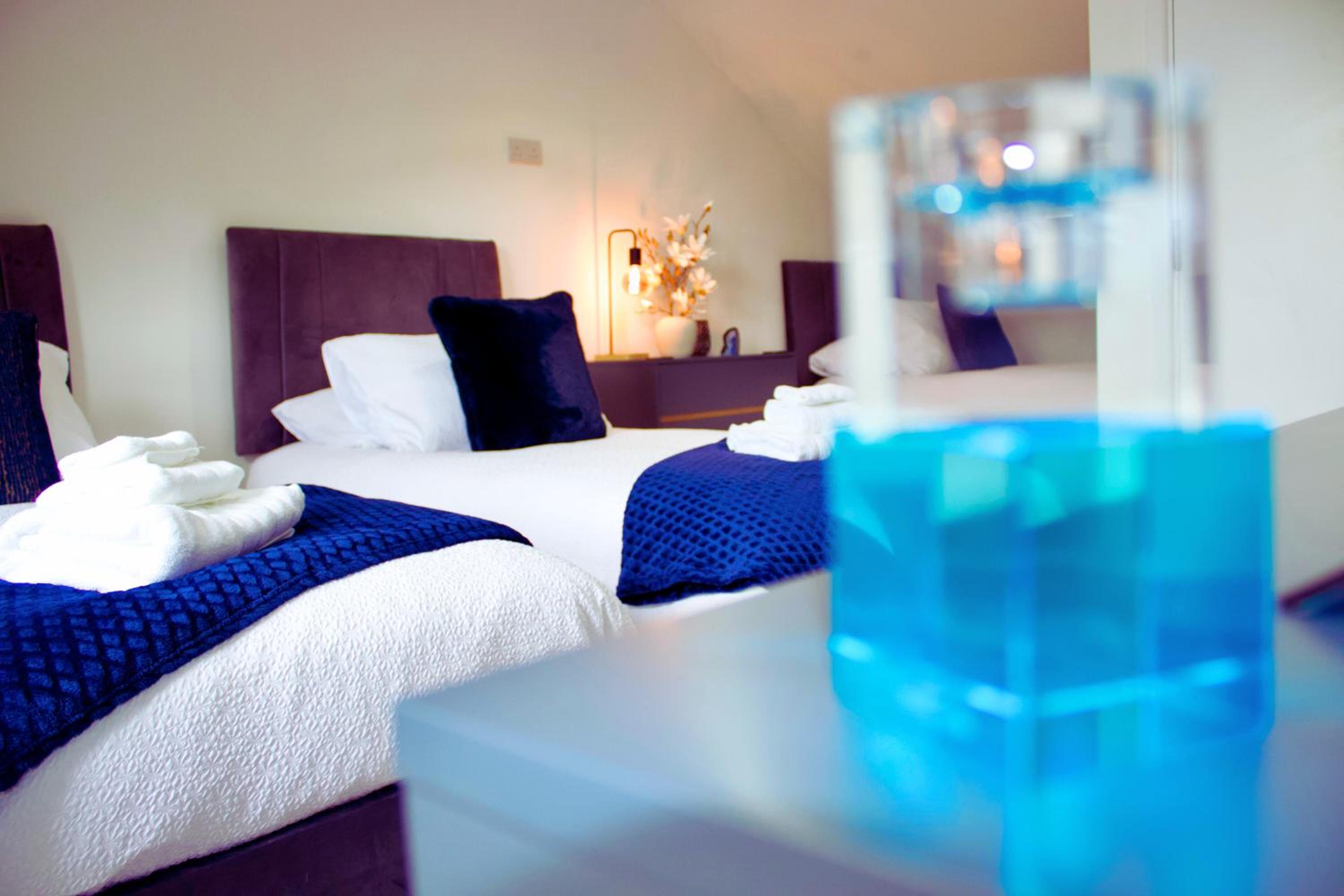 Lush 2- Bed Apartment London